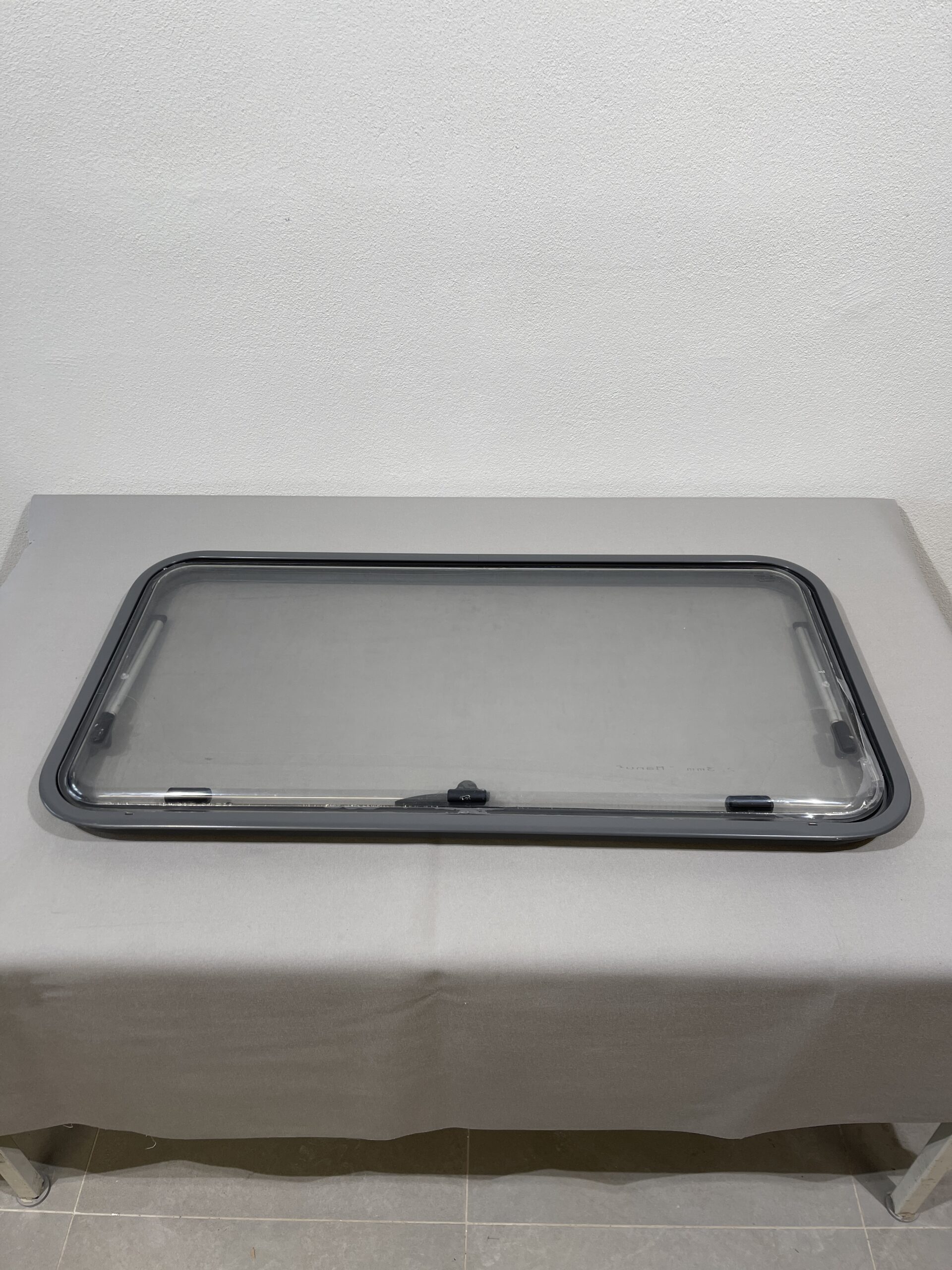 Dometic Ausstellfenster  1000x510mm grau mit Zentralverriegelung