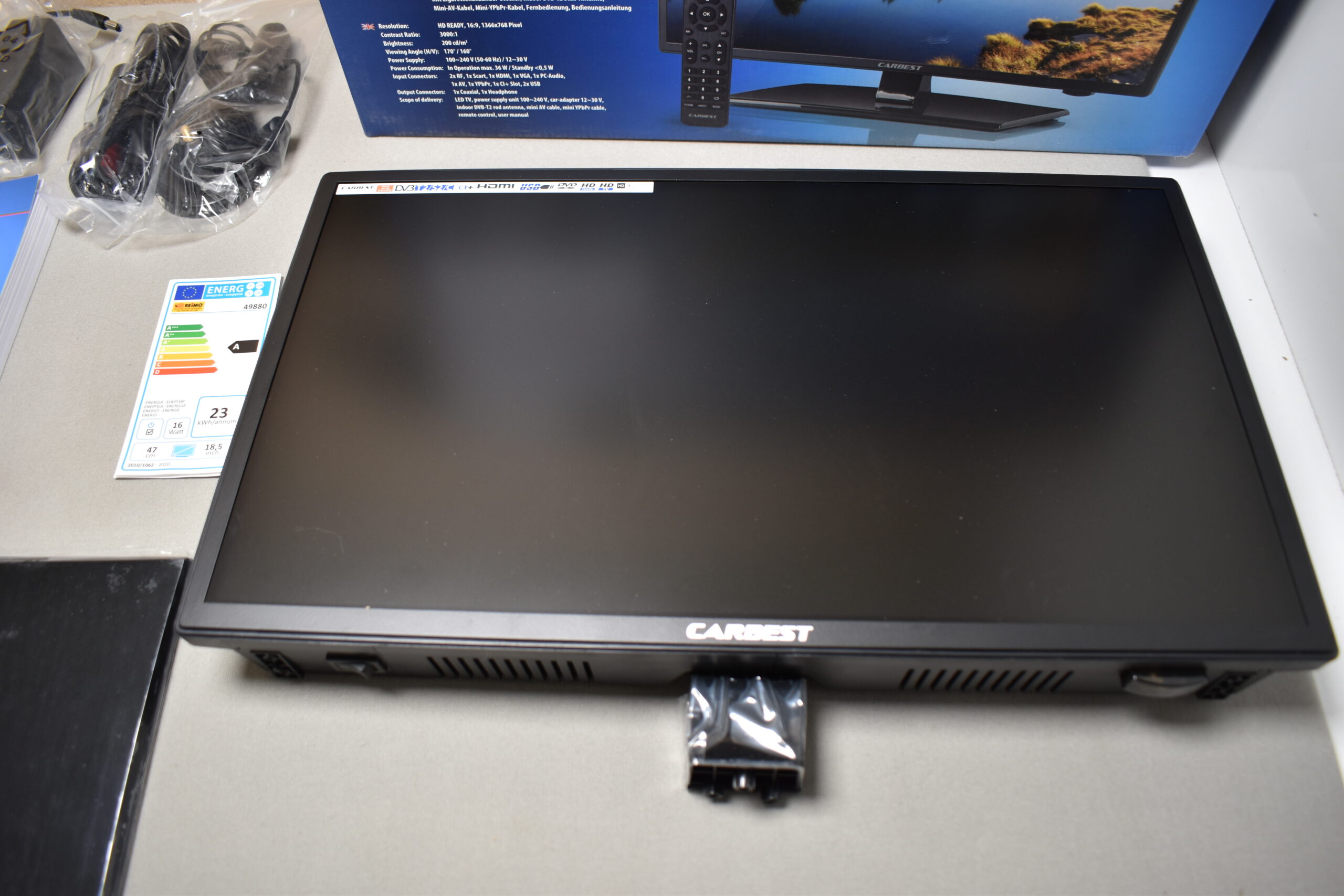 Carbest 18,5" Widescreen LED TV DVBS & DVD