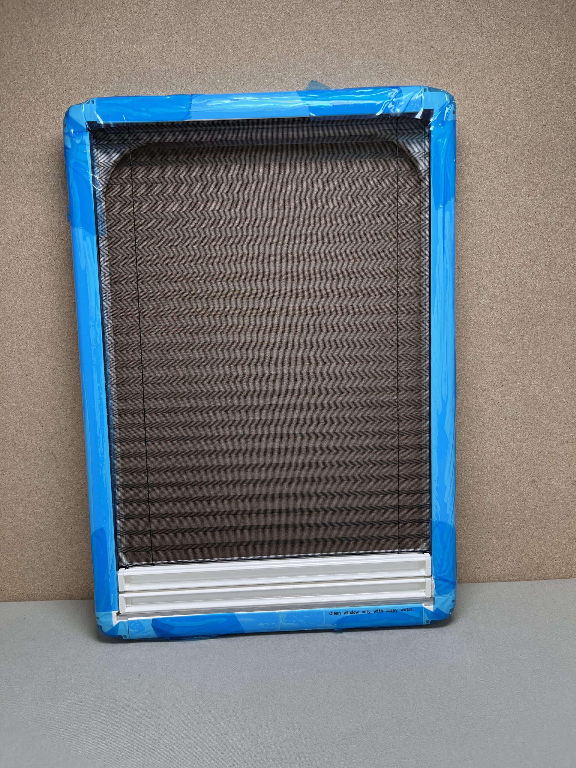 Carbest Innenrahmen RW Compact mit Verdunklungssystem und Insektenschutz 350x500