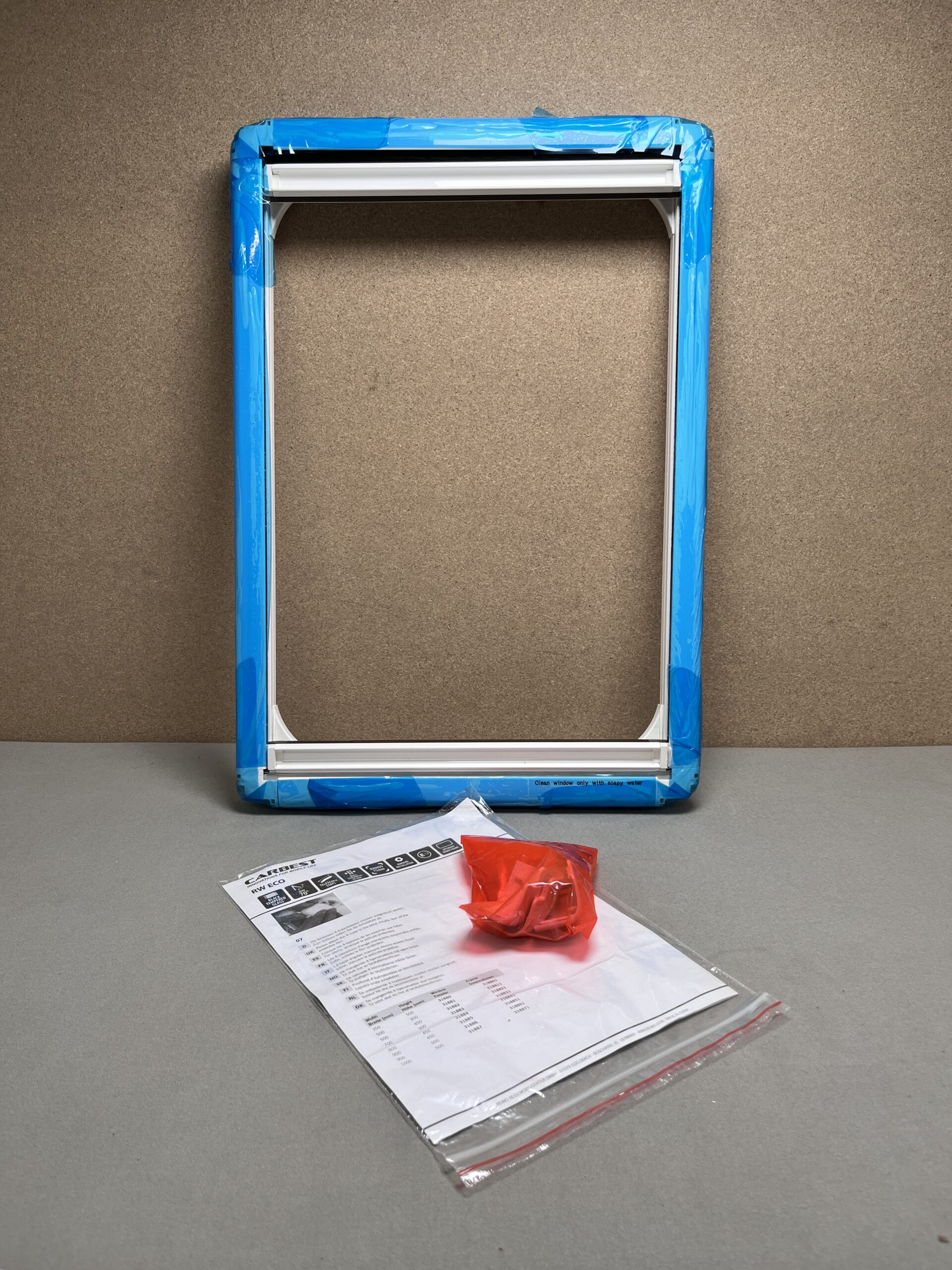 Carbest Innenrahmen RW Compact mit Verdunklungssystem und Insektenschutz 350x500