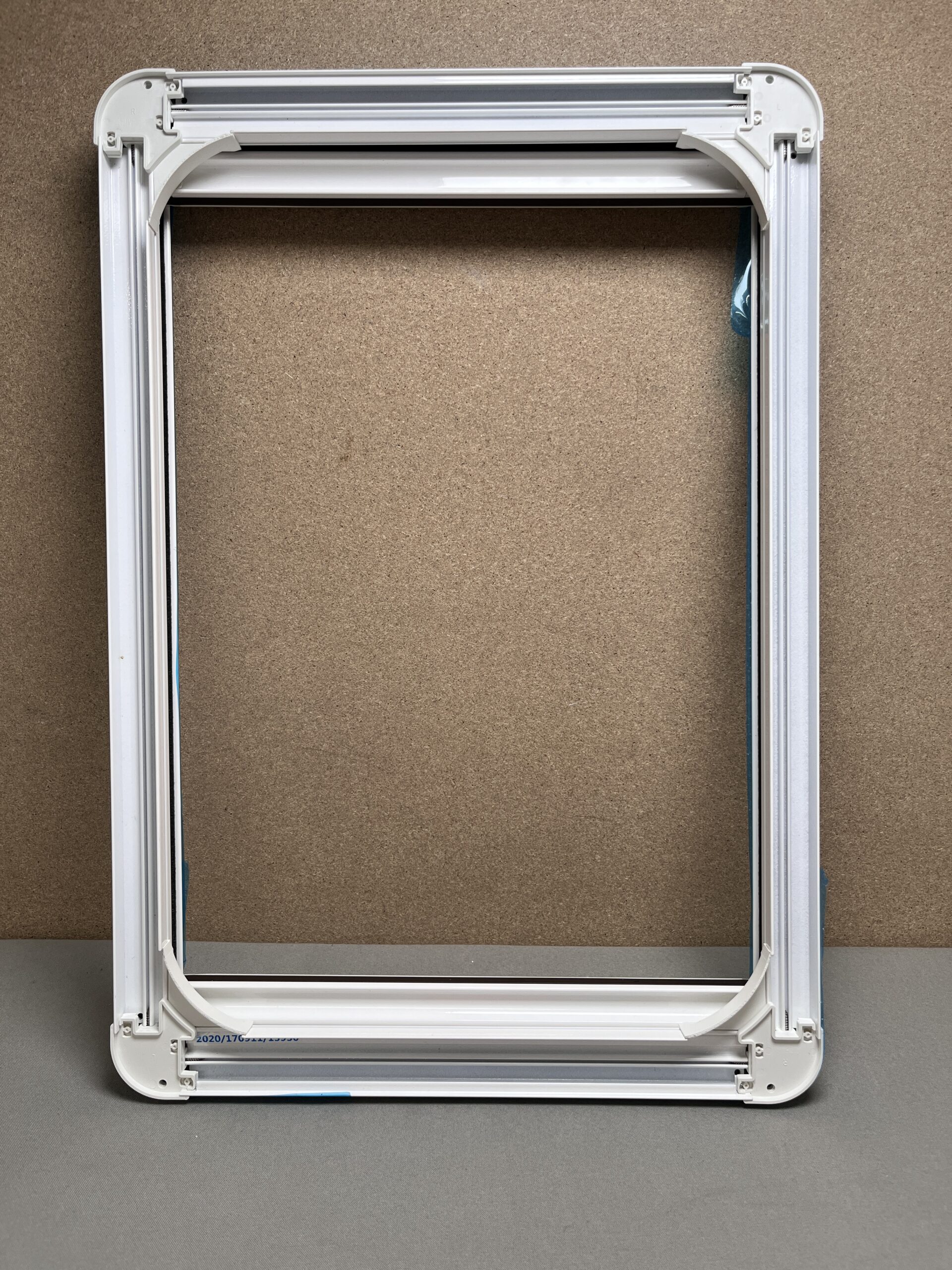 Carbest Innenrahmen RW Compact mit Verdunklungssystem und Insektenschutz 350x500