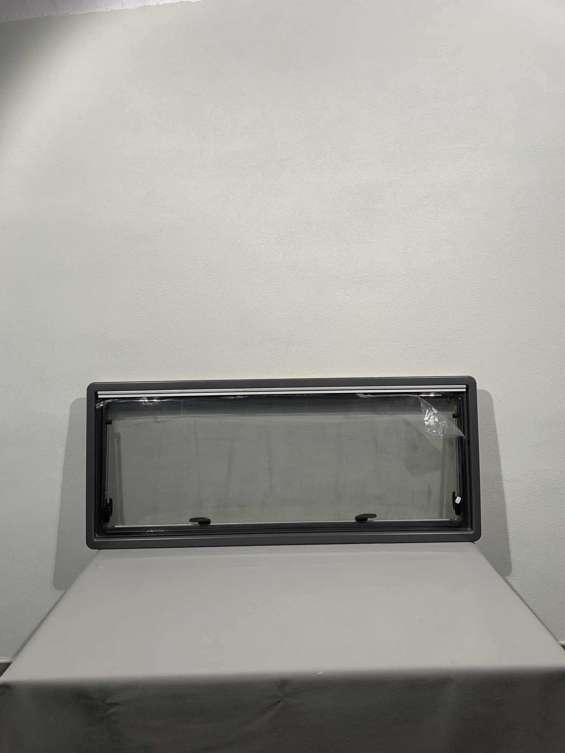 Dometic S4 Ausstellfenster 1450mm x 600mm, mit Rollo und Fliegennetz