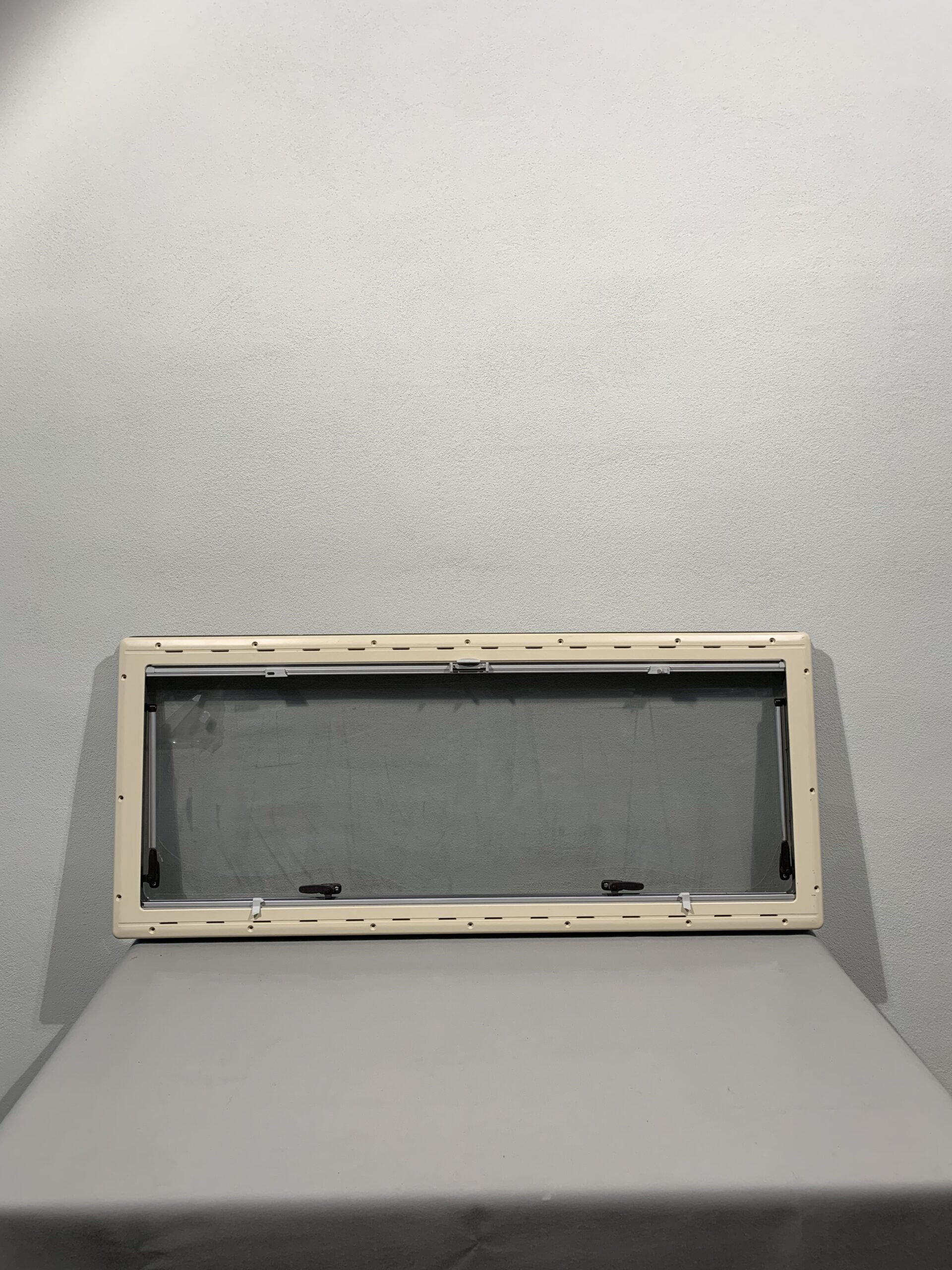 Dometic S4 Ausstellfenster 1450mm x 600mm, mit Rollo und Fliegennetz