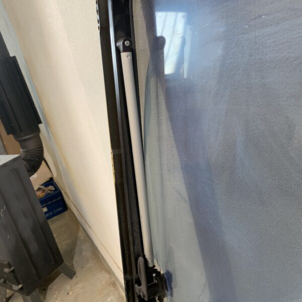 Ausstellfenster schwarz 1450mm x 590mm mit Verriegelung