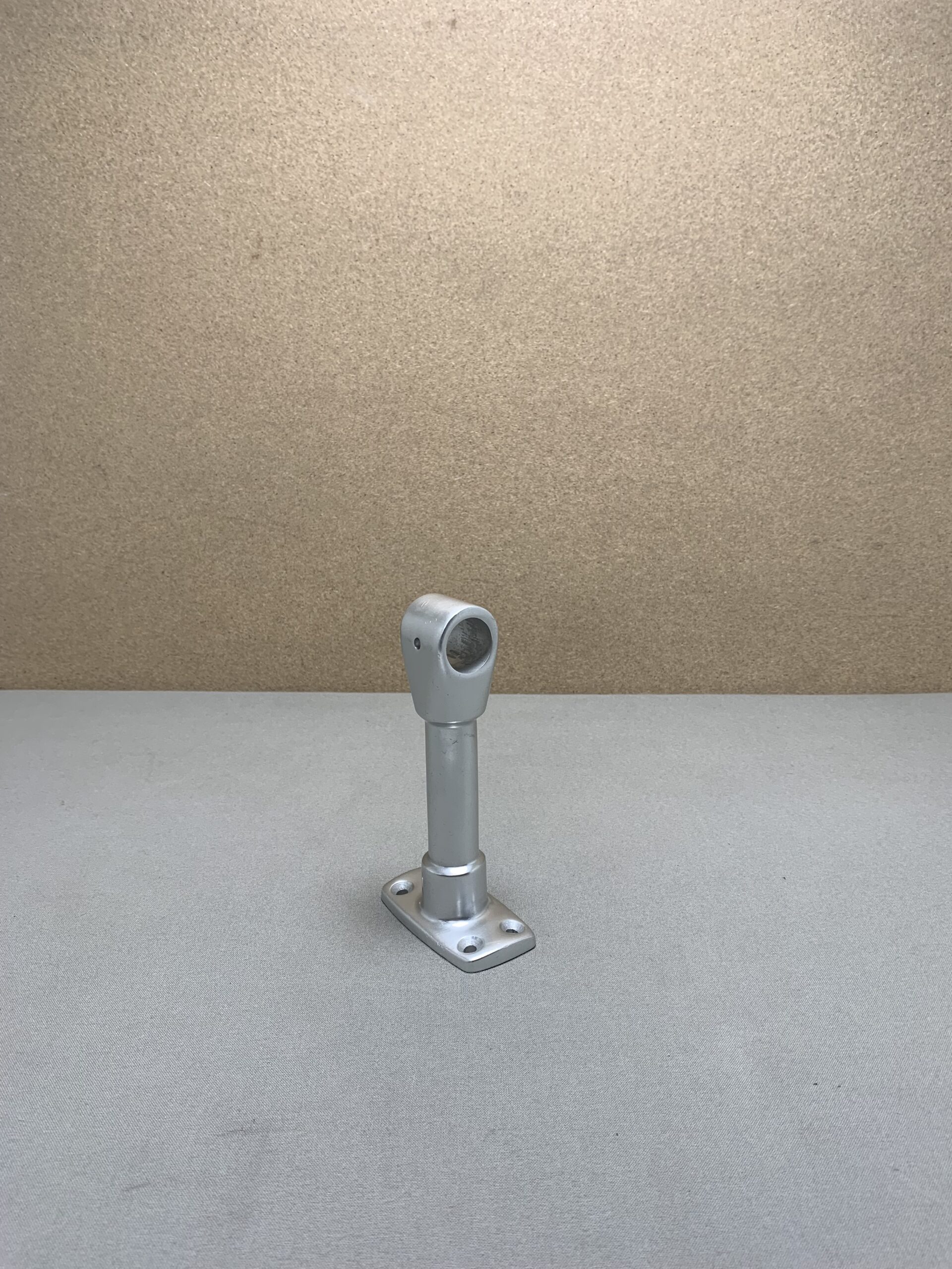 Relinghalter Clouliner von Niesmann + Bischoff für Heckleiter