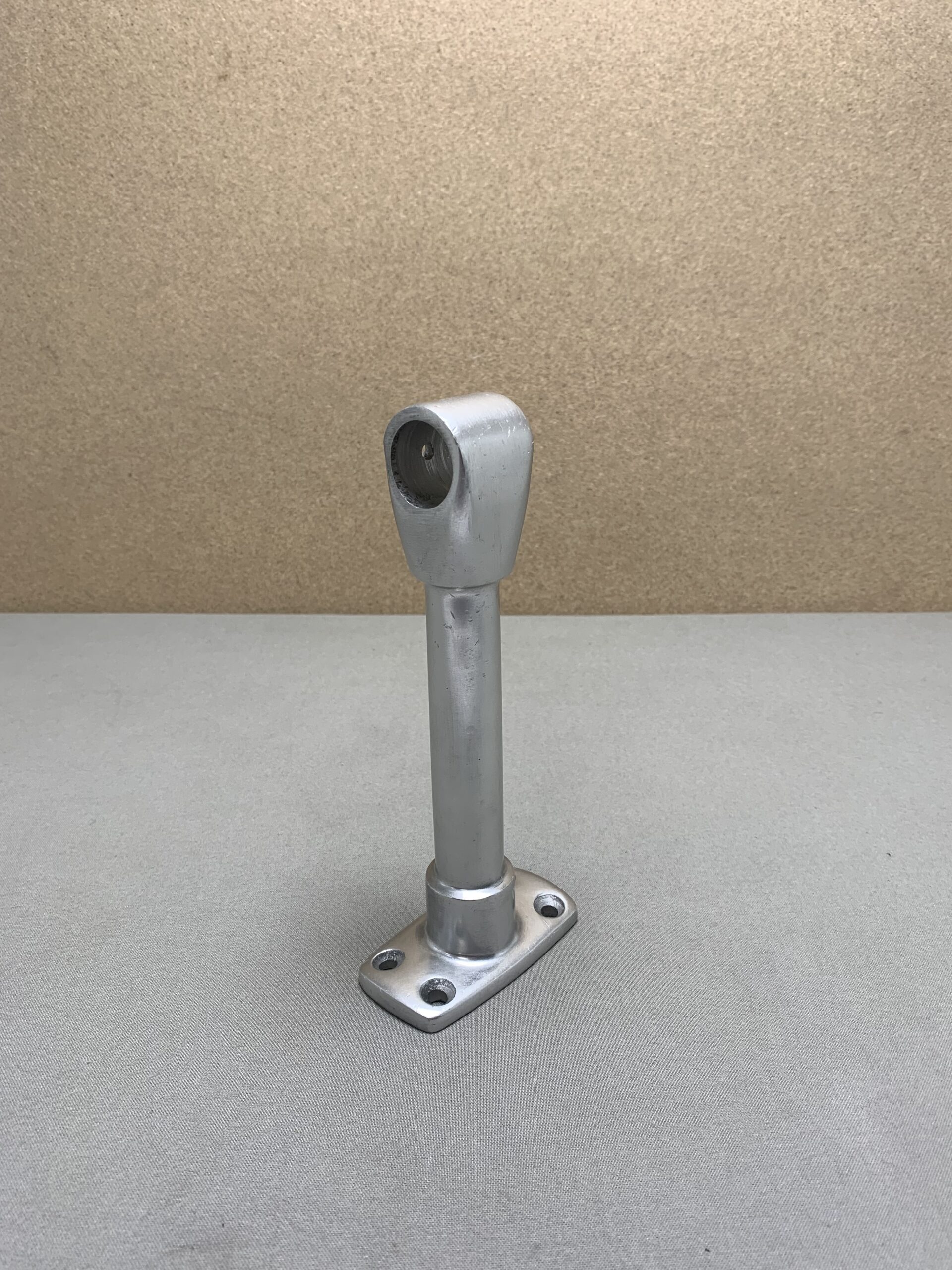 Relinghalter Clouliner von Niesmann + Bischoff