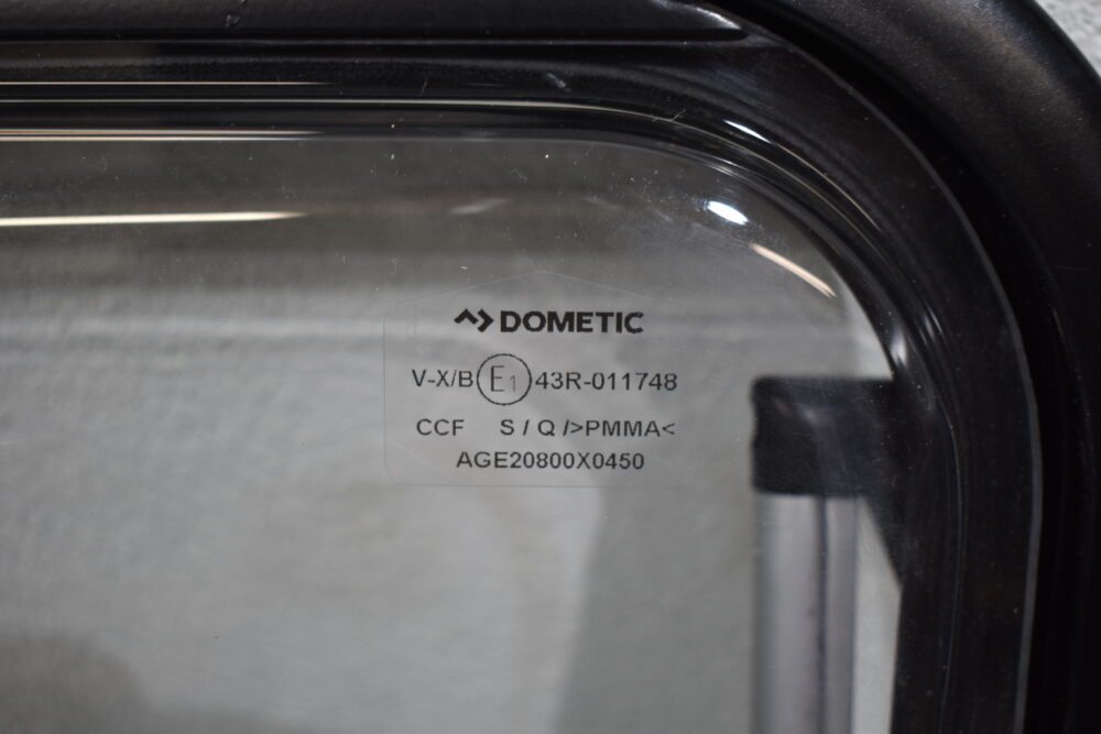 Dometic Ausstellfenster schwarz S7-Z 800x450 mm