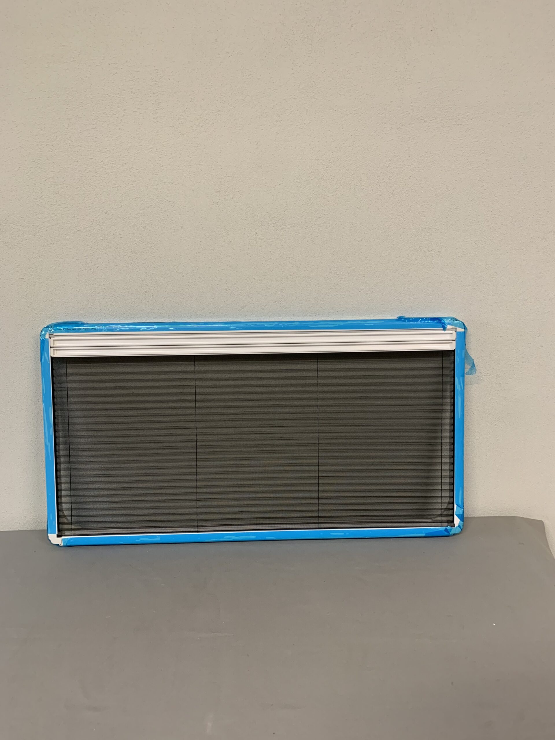 Carbest Innenrahmen für RW ECO mit Insektenschutz und Verdunklungssysteme 1000x500mm