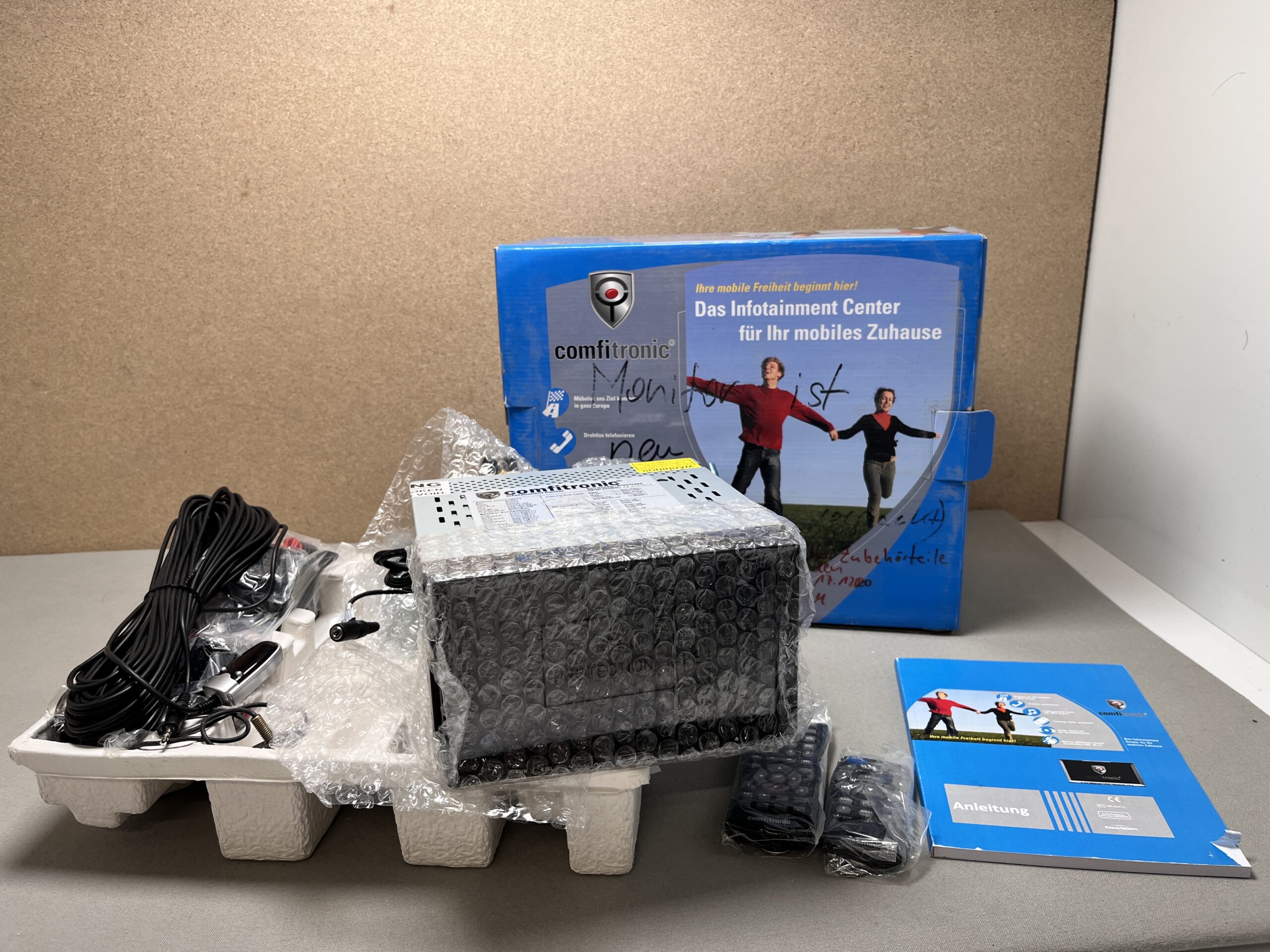 Wohnwagentür geteilt Oberteil ca. 102x54cm Hammerschlag