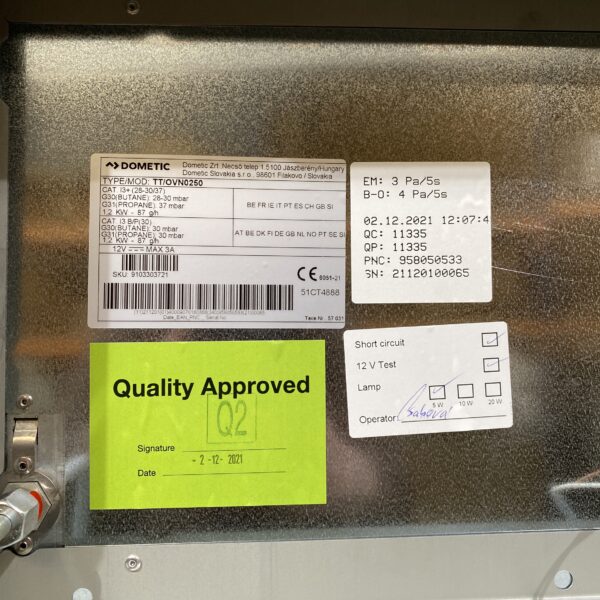 Dometic RMDT 10.5 x Kühlschrank mit Gefrierfach und Backofen