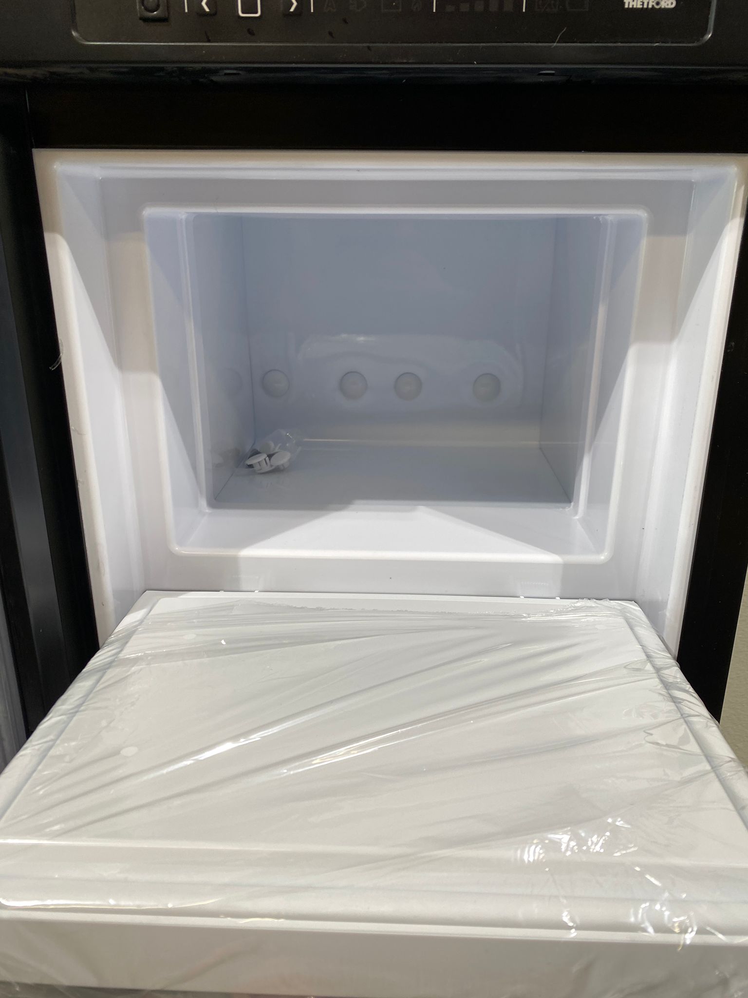 Thetford REFRN4142E+ Absorberkühlschrank mit Gefrierfach – Bild 3