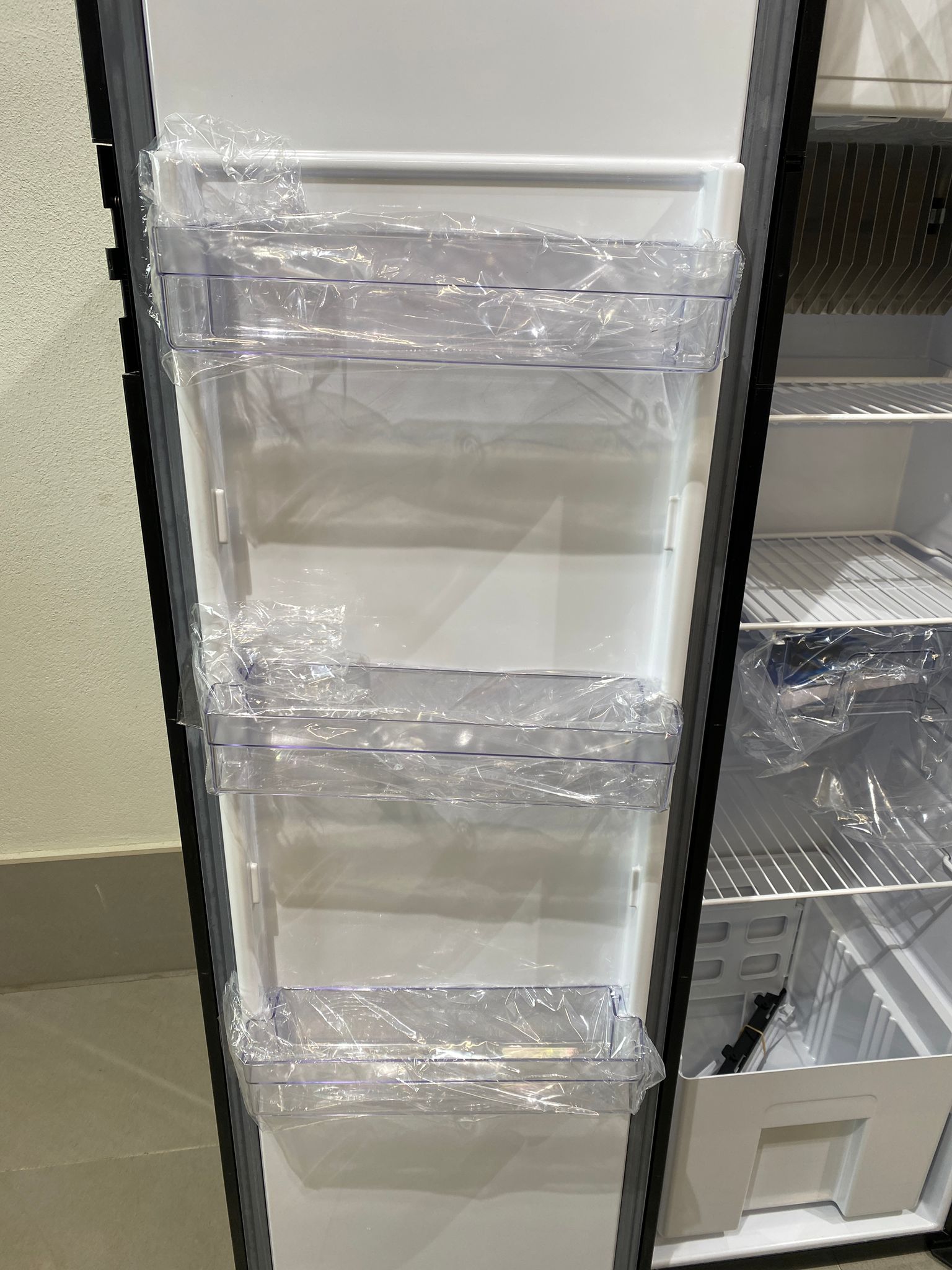 Thetford REFRN4142E+ Absorberkühlschrank mit Gefrierfach – Bild 4