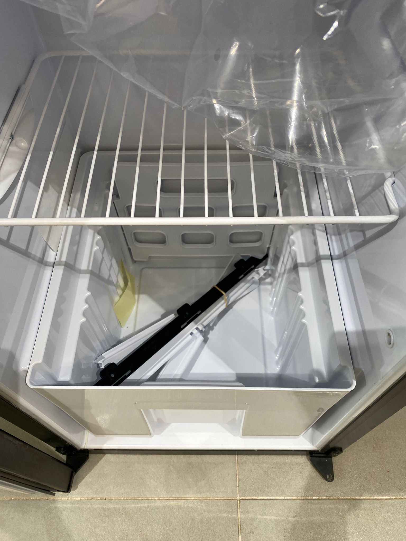Thetford REFRN4142E+ Absorberkühlschrank mit Gefrierfach – Bild 5