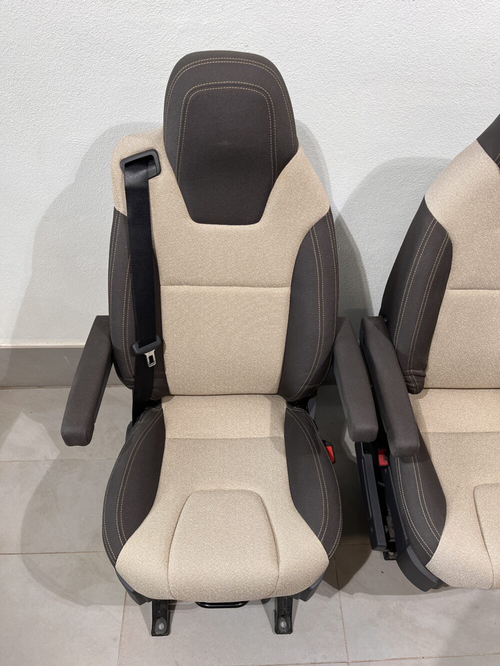 Isri Fiat Ducato Fahrersitz & Beifahrersitz mit Drehkonsole Jumper Boxer Camper