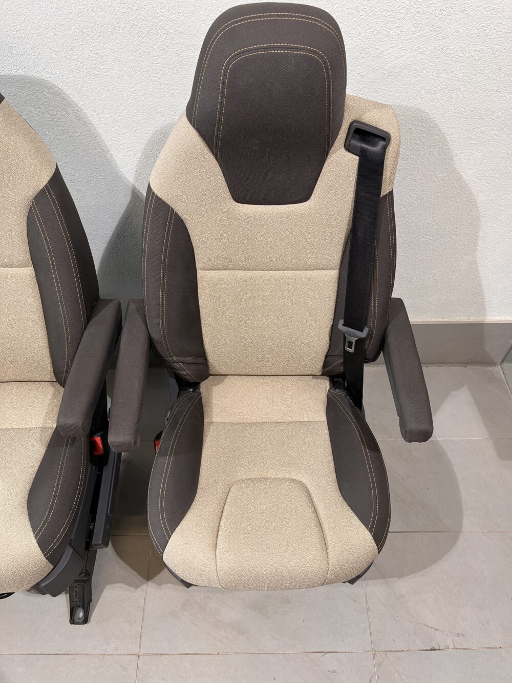 Isri Fiat Ducato Fahrersitz & Beifahrersitz mit Drehkonsole Jumper Boxer Camper