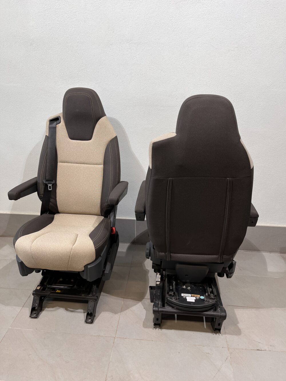Isri Fiat Ducato Fahrersitz & Beifahrersitz mit Drehkonsole Jumper Boxer Camper