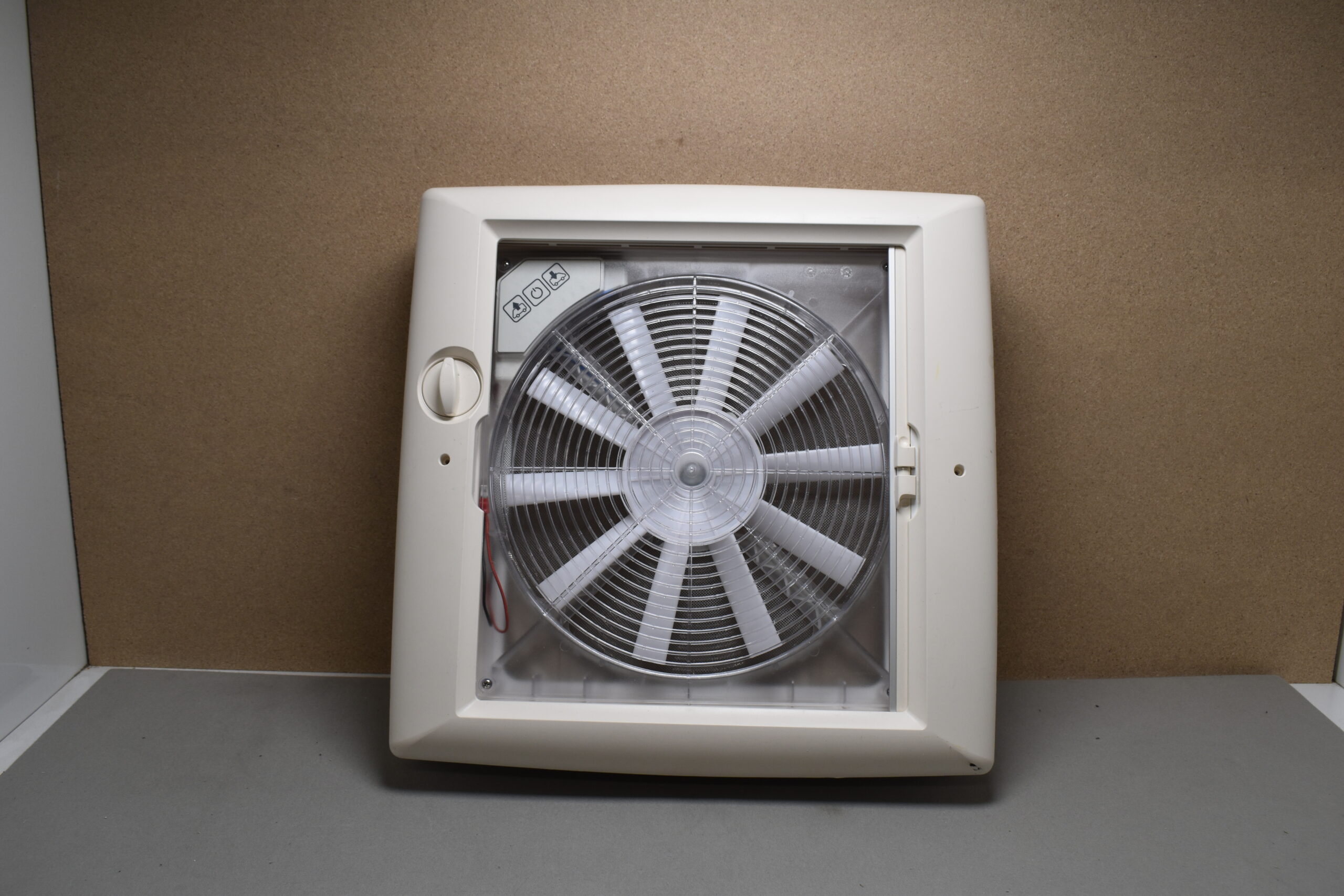 Lüfter Dachluke Thule 40x40cm