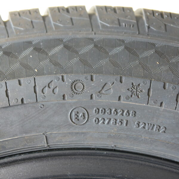 Continental Van Contact Camper 255/55R18