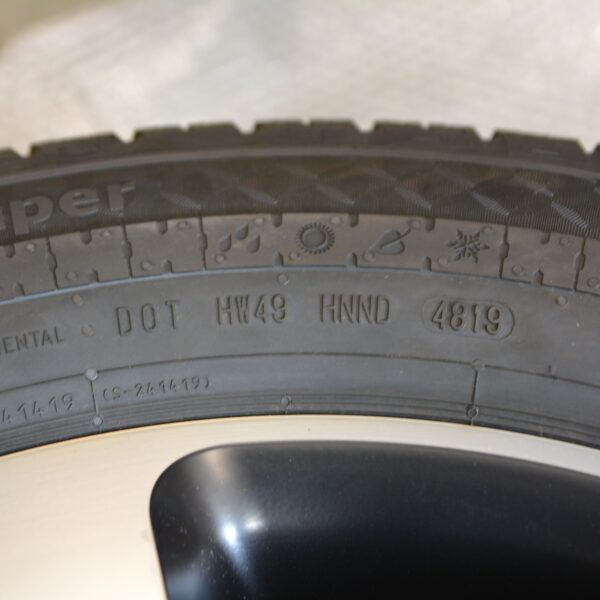 Continental Van Contact Camper 255/55R18