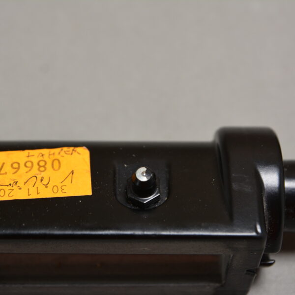 Spiegelarm Fahrerseite Liner 1