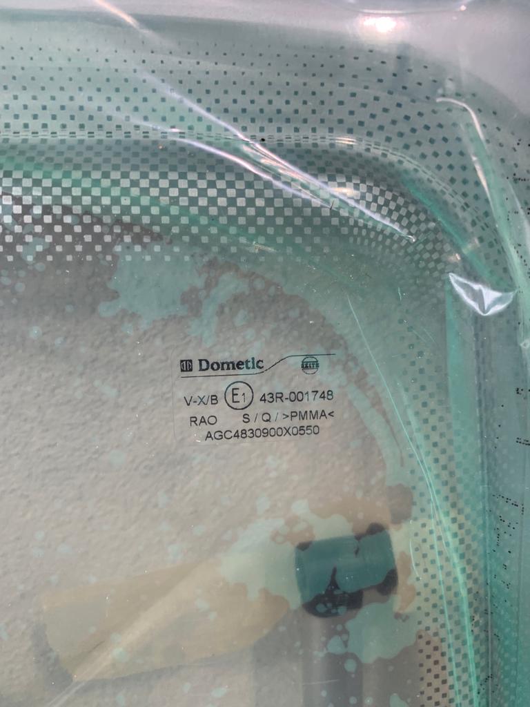 Ausstellscheibe Dometic 900x550 – Bild 2