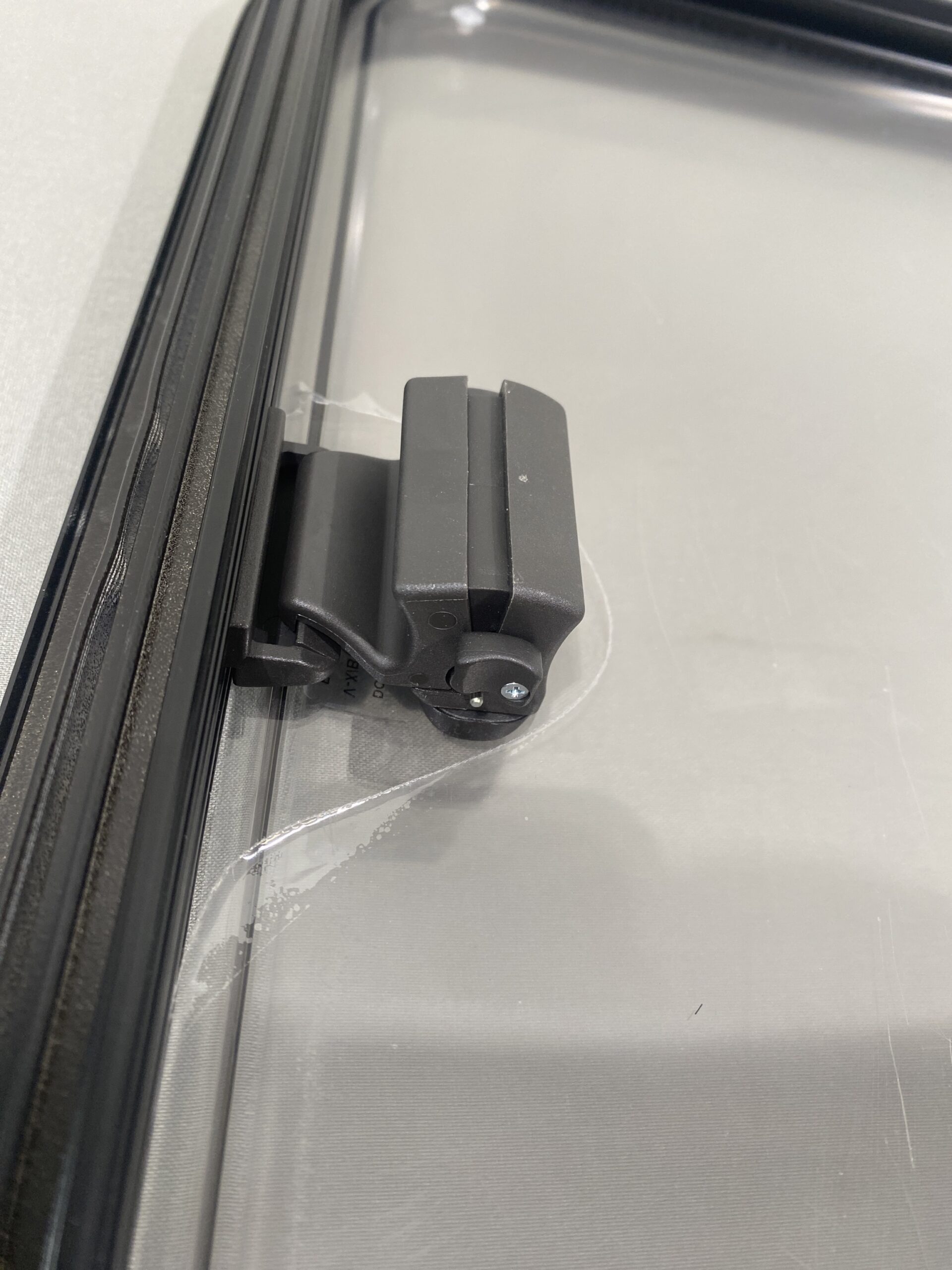 Dometic Schiebefenster 900x600mm S7 schwarz