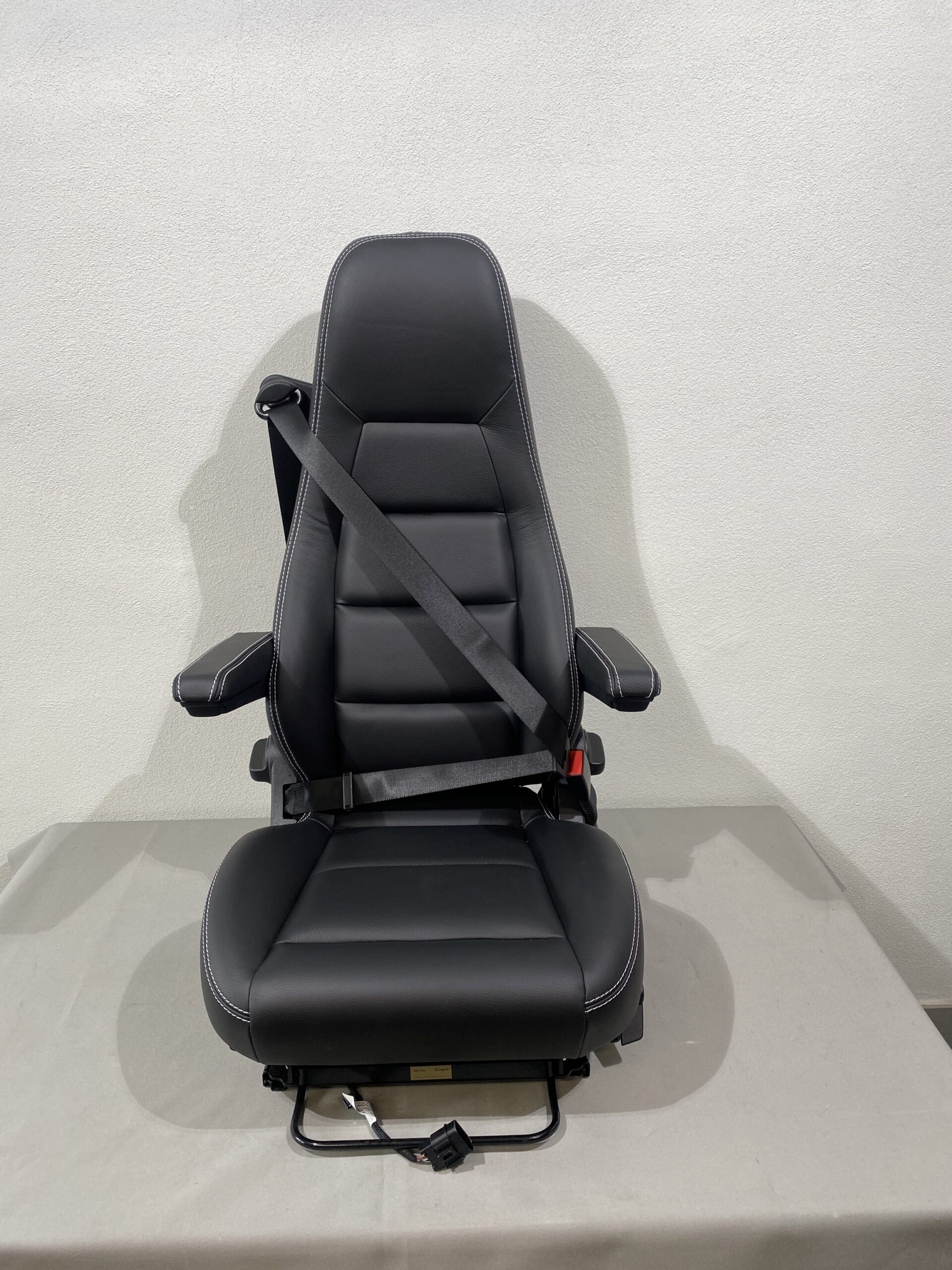 Aguti  Beifahrersitz Gis Liner, Leder Black