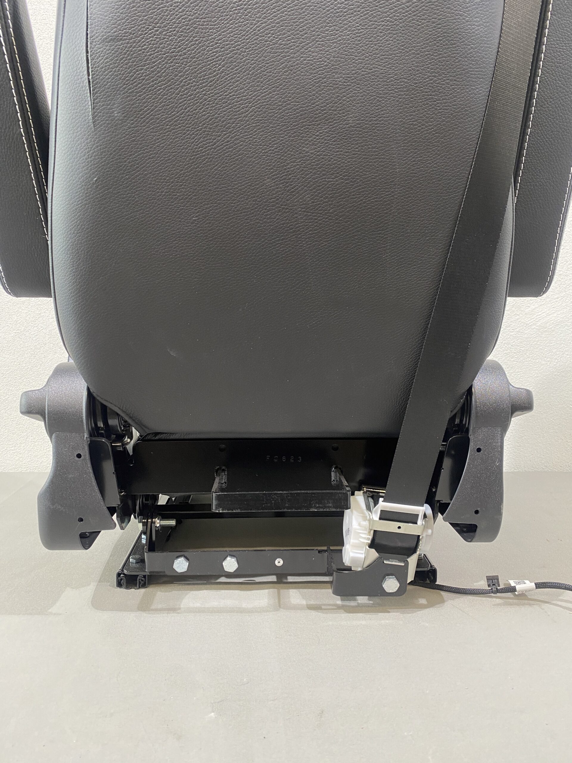 Aguti  Beifahrersitz Gis Liner, Leder Black