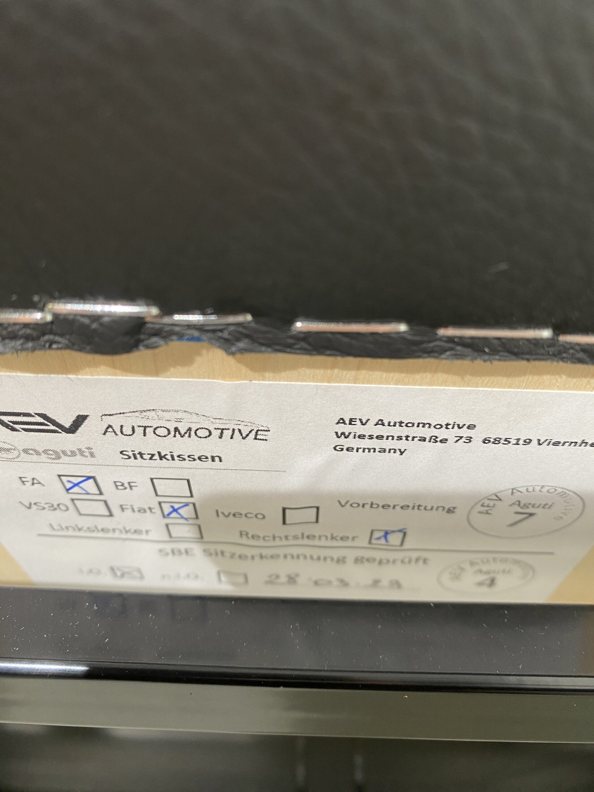 Aguti  Beifahrersitz Gis Liner, Leder Black