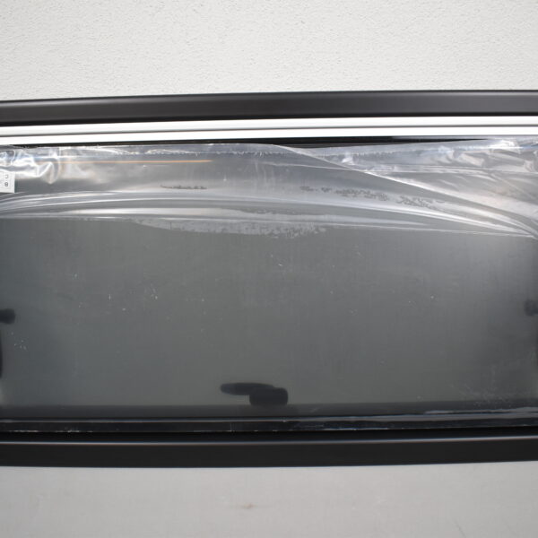 Carbest Ausstellfenster mit Verdunklungssystem und Insektenschutz 900x450 mm