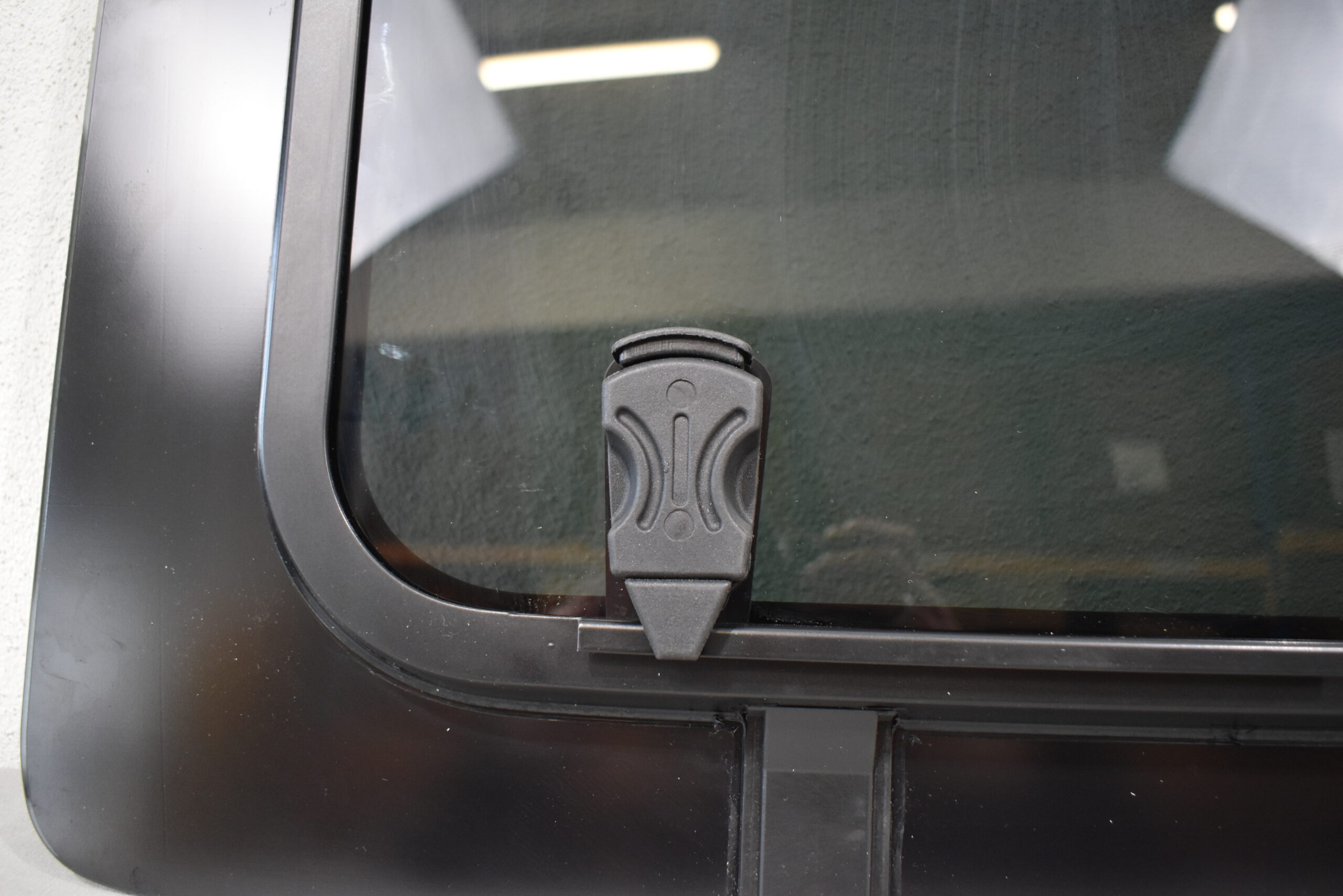 Carbest Schiebefenster T5 / T6 1135x585 mm schwarz