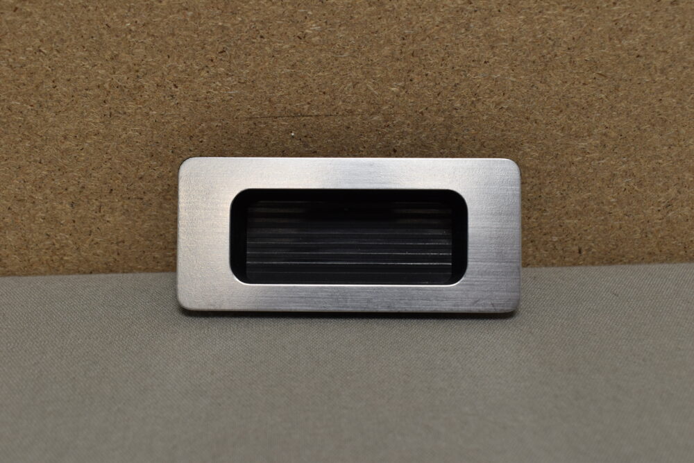 TROLA Muschelgriff 84x38x14mm silber/schwarz