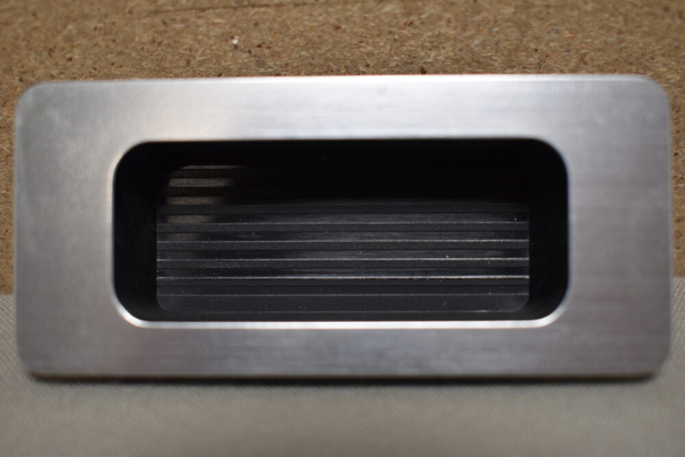 TROLA Muschelgriff 84x38x14mm silber/schwarz