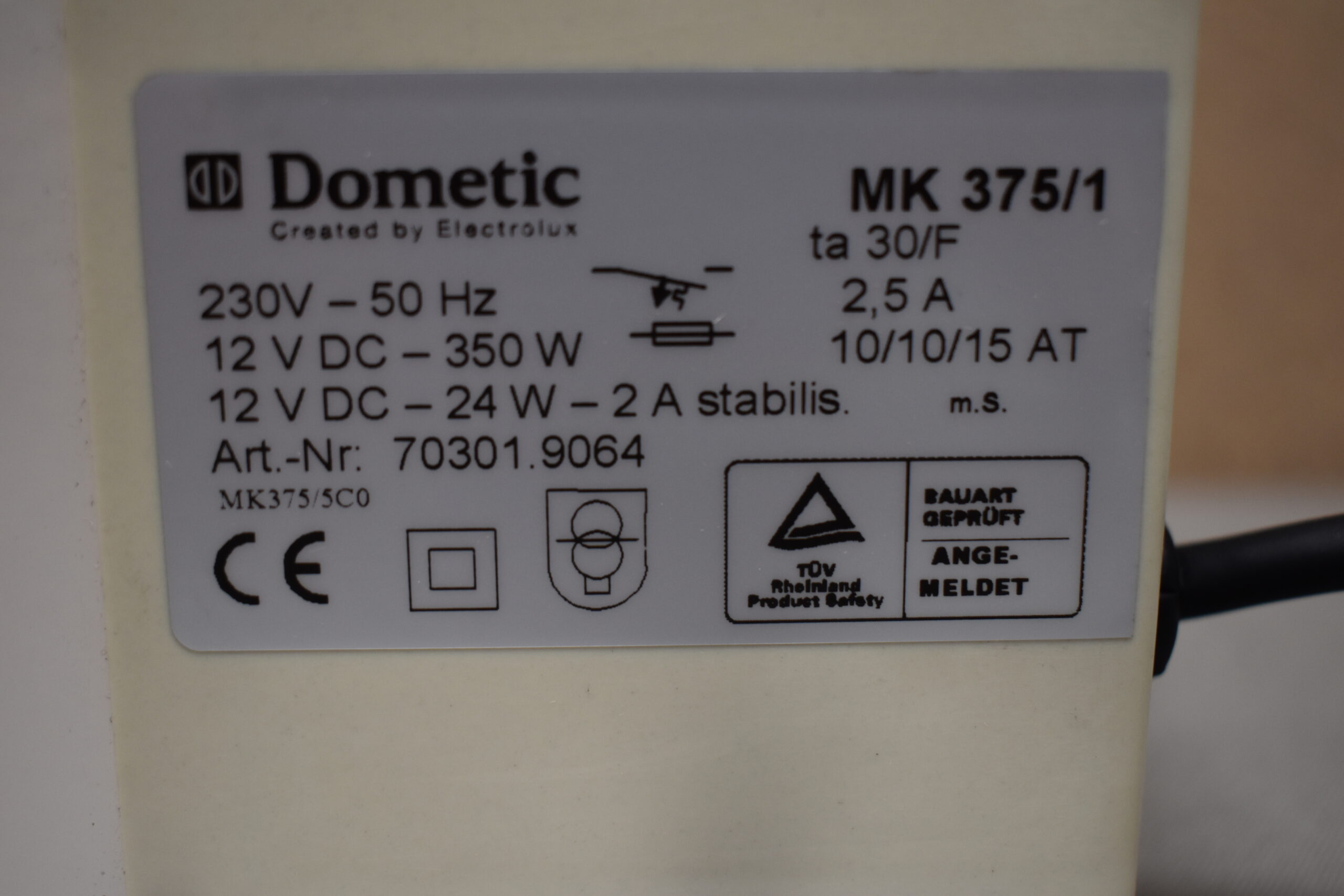 Dometic MK375 Wechselrichter