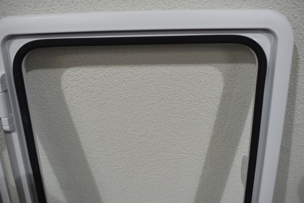 Serviceklappe Kassettentoilette 350x283mm weiß