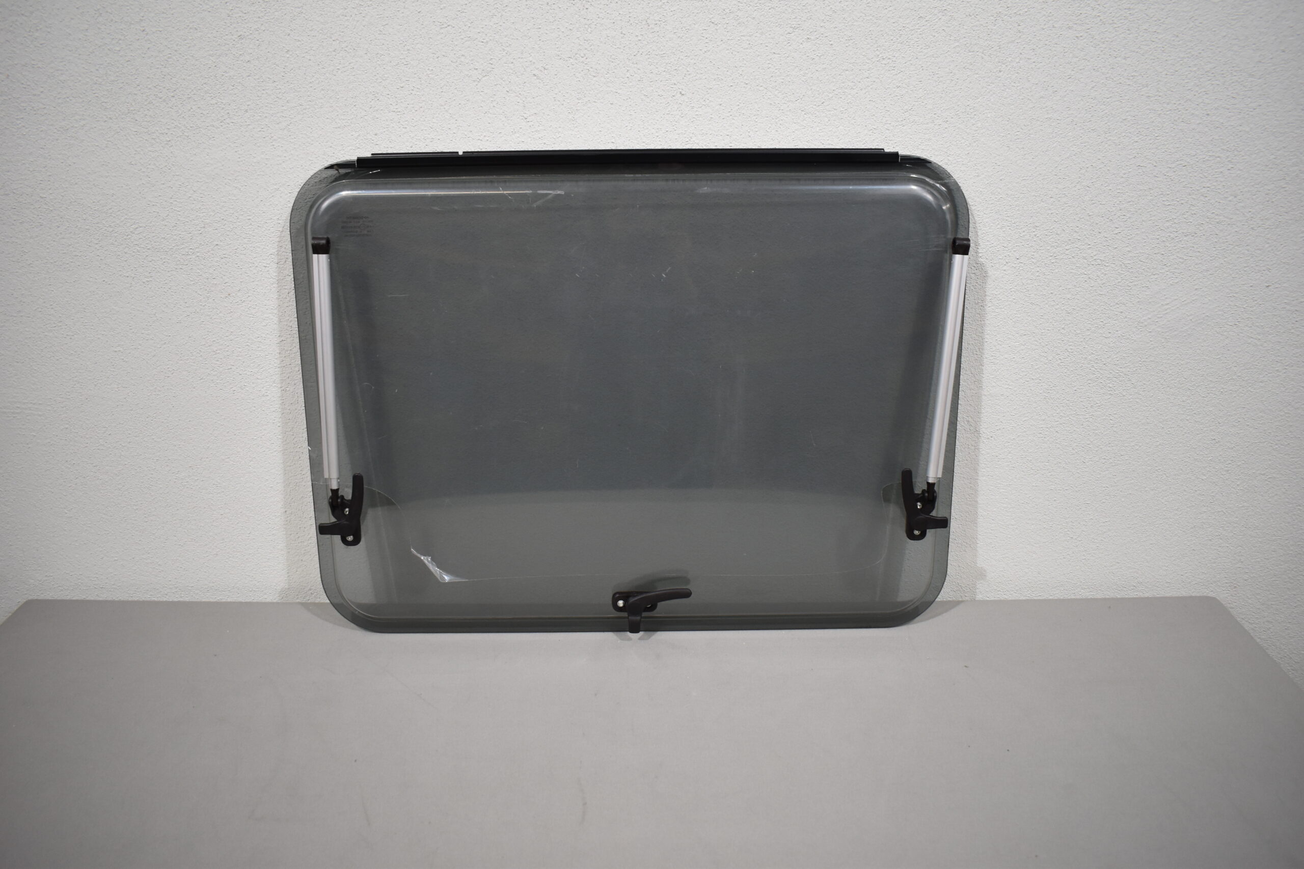 Dometic Ausstellscheibe 700x520mm