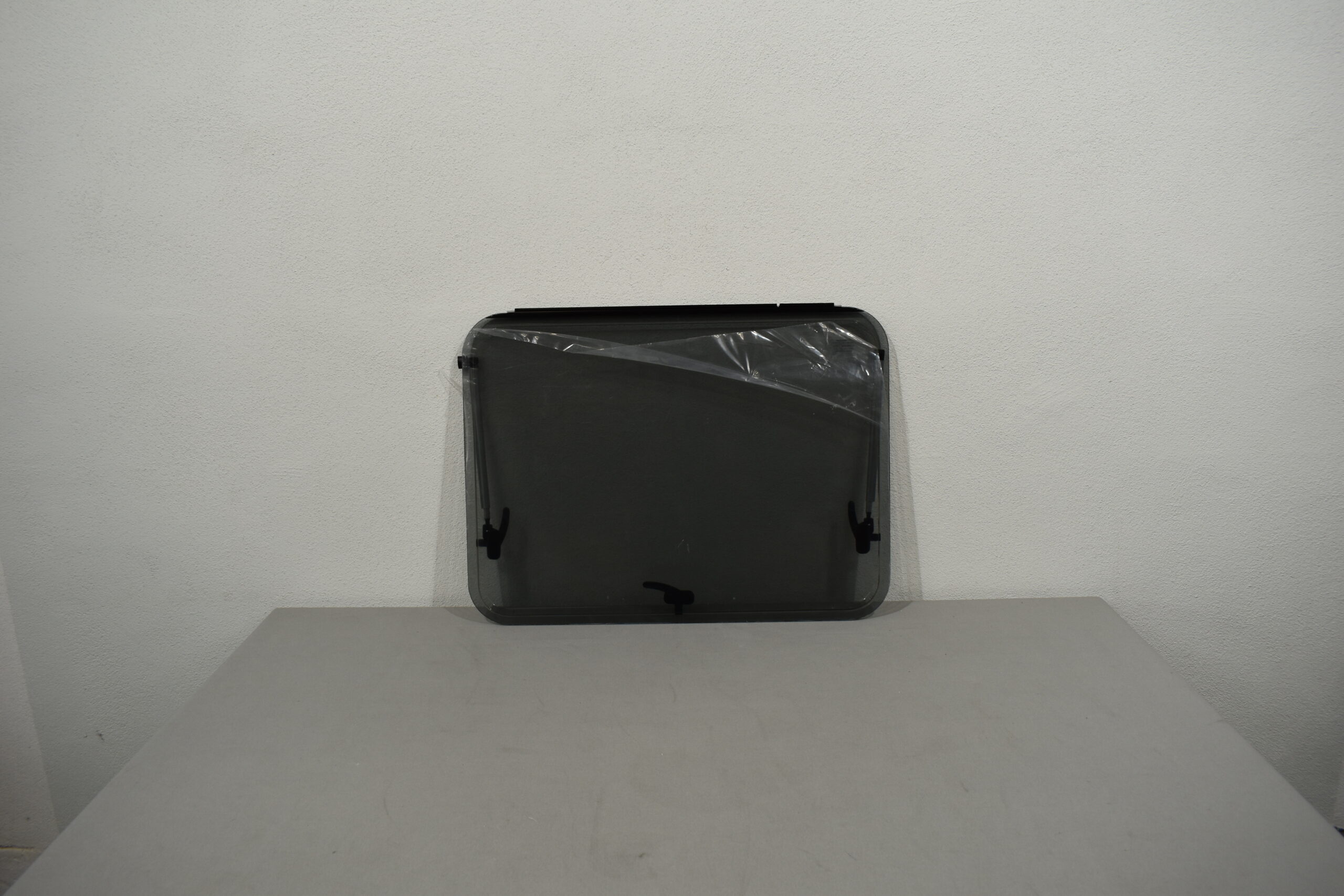 Dometic Ausstellscheibe 700x520mm