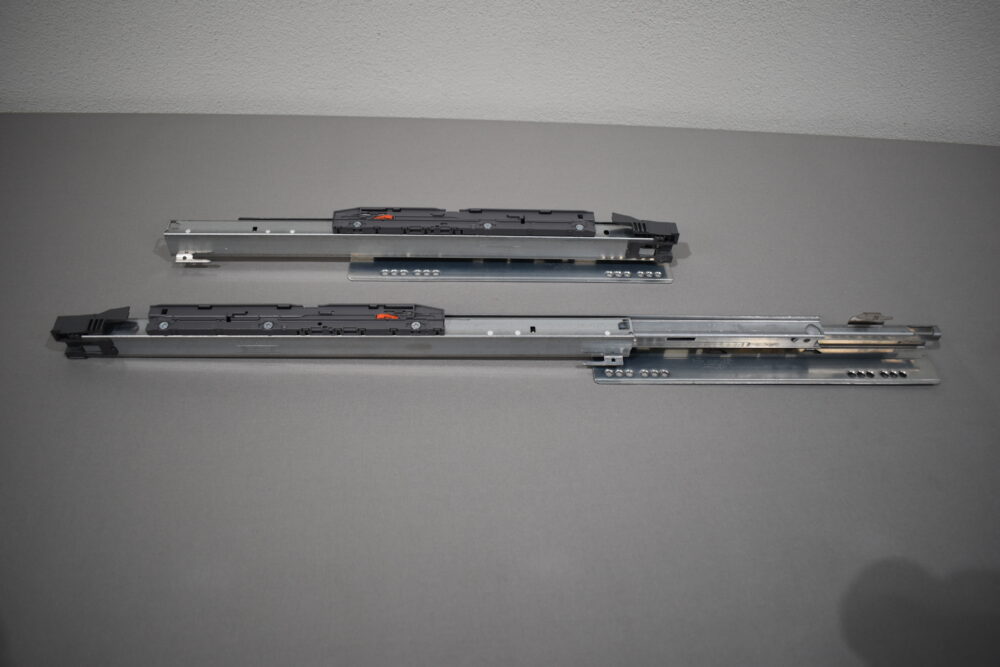 LEGRABOX Korpusschiene mit Blumotion S; Vollauzug; 40kg