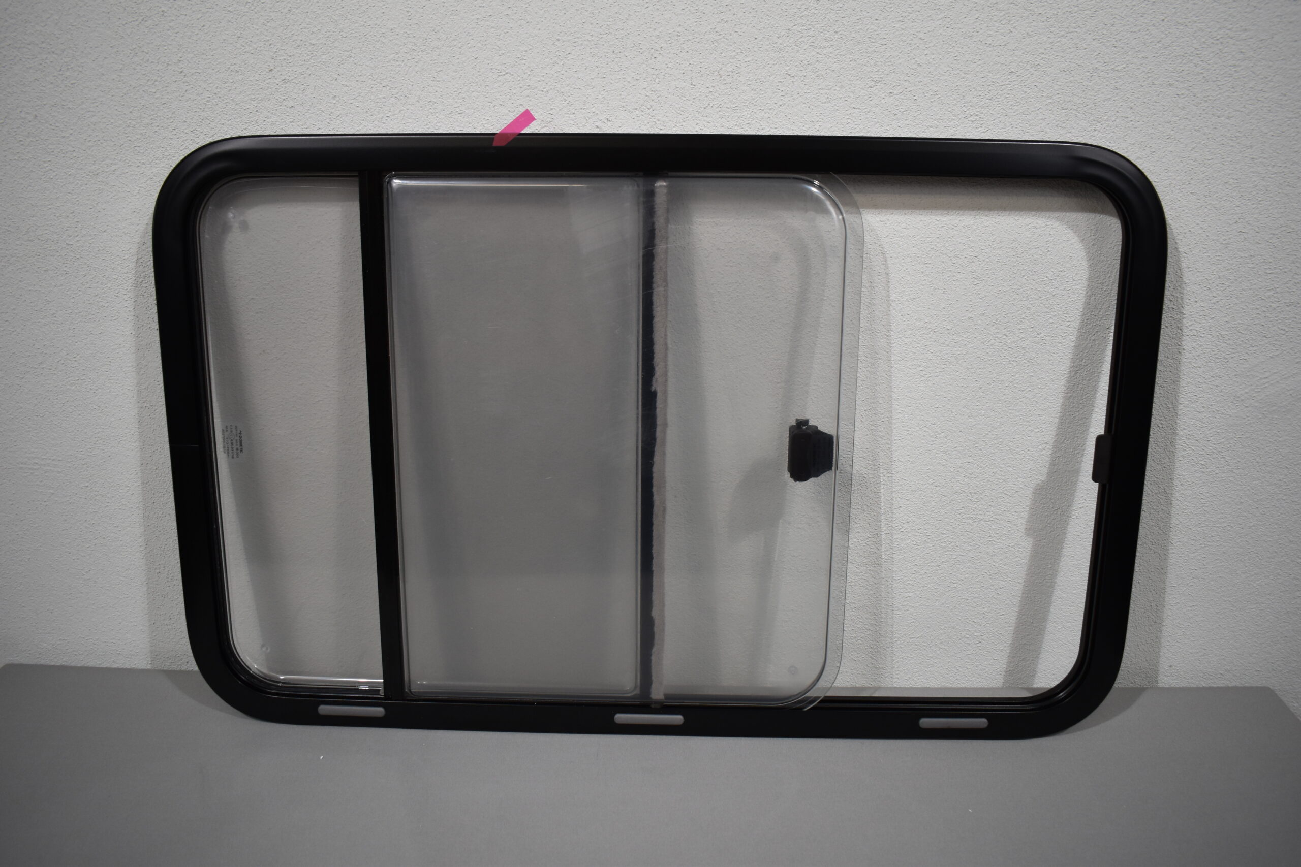 Dometic Schiebefenster S7 900x550mm Schwarz