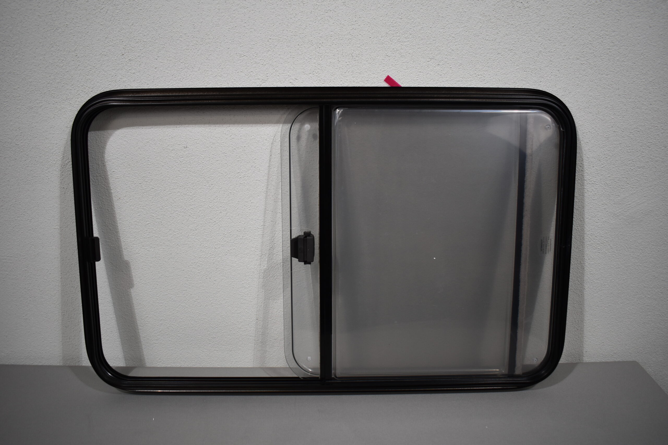 Dometic Schiebefenster S7 900x550mm Schwarz