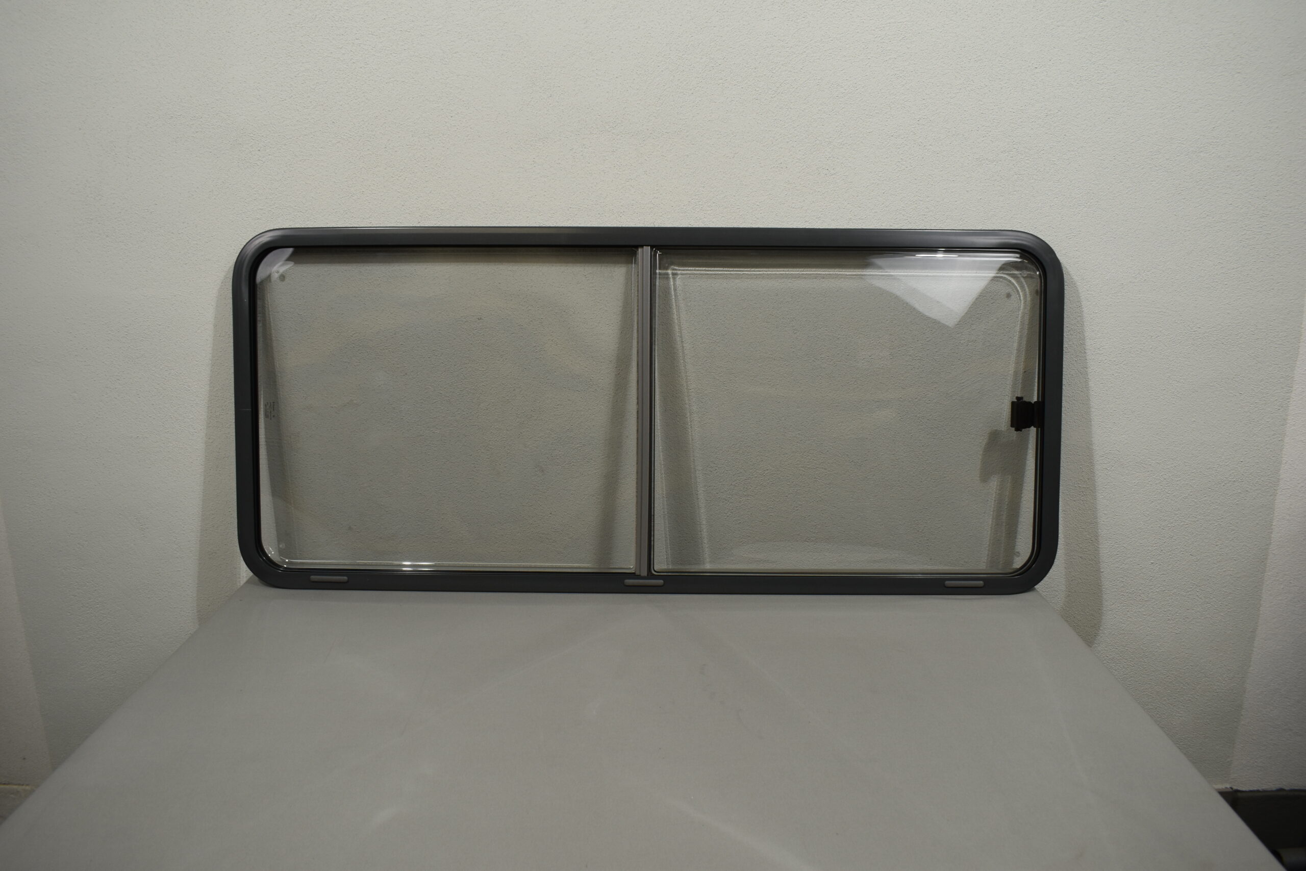 Dometic Schiebefenster S7 1400x600mm grau