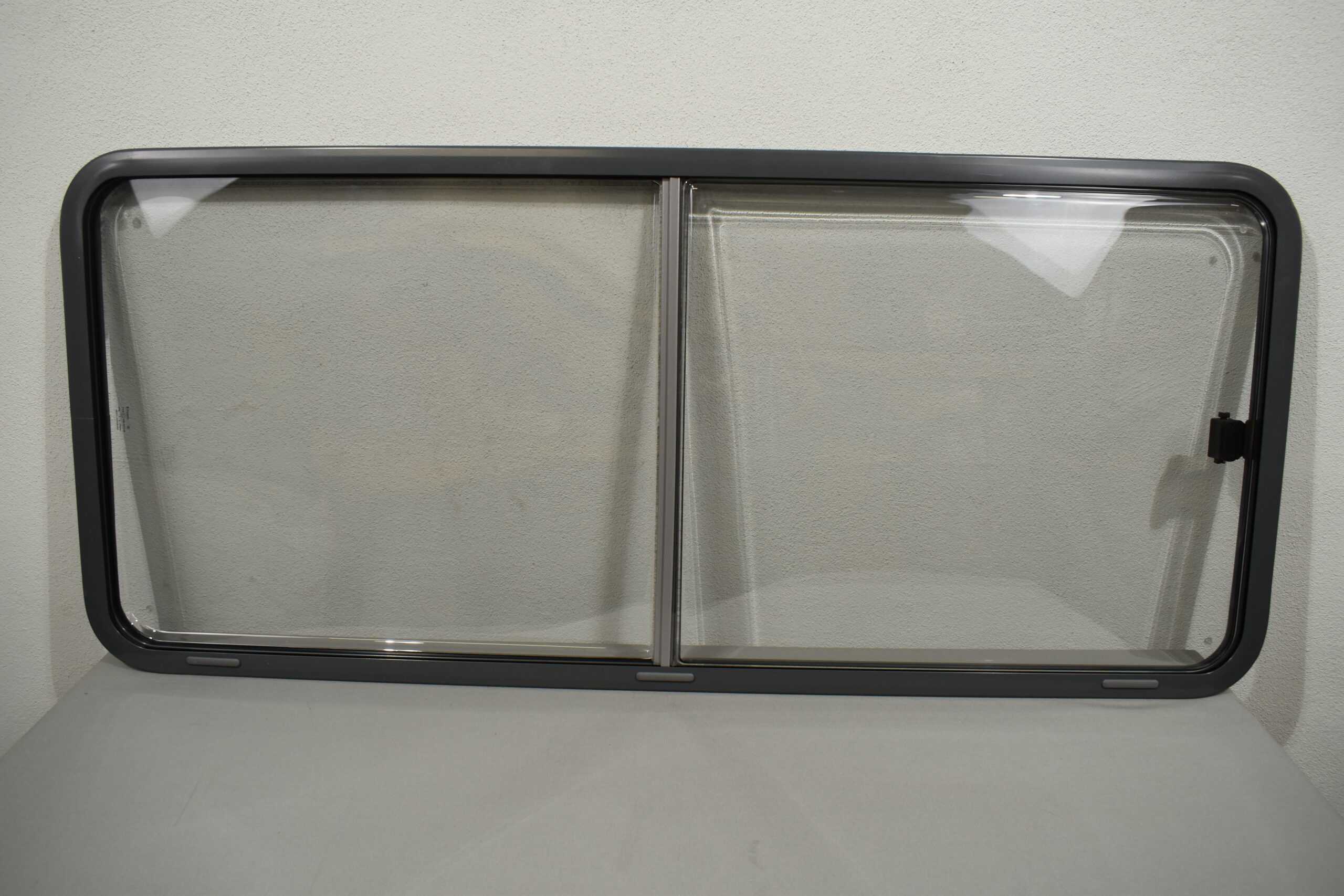 Dometic Schiebefenster S7 1400x600mm grau