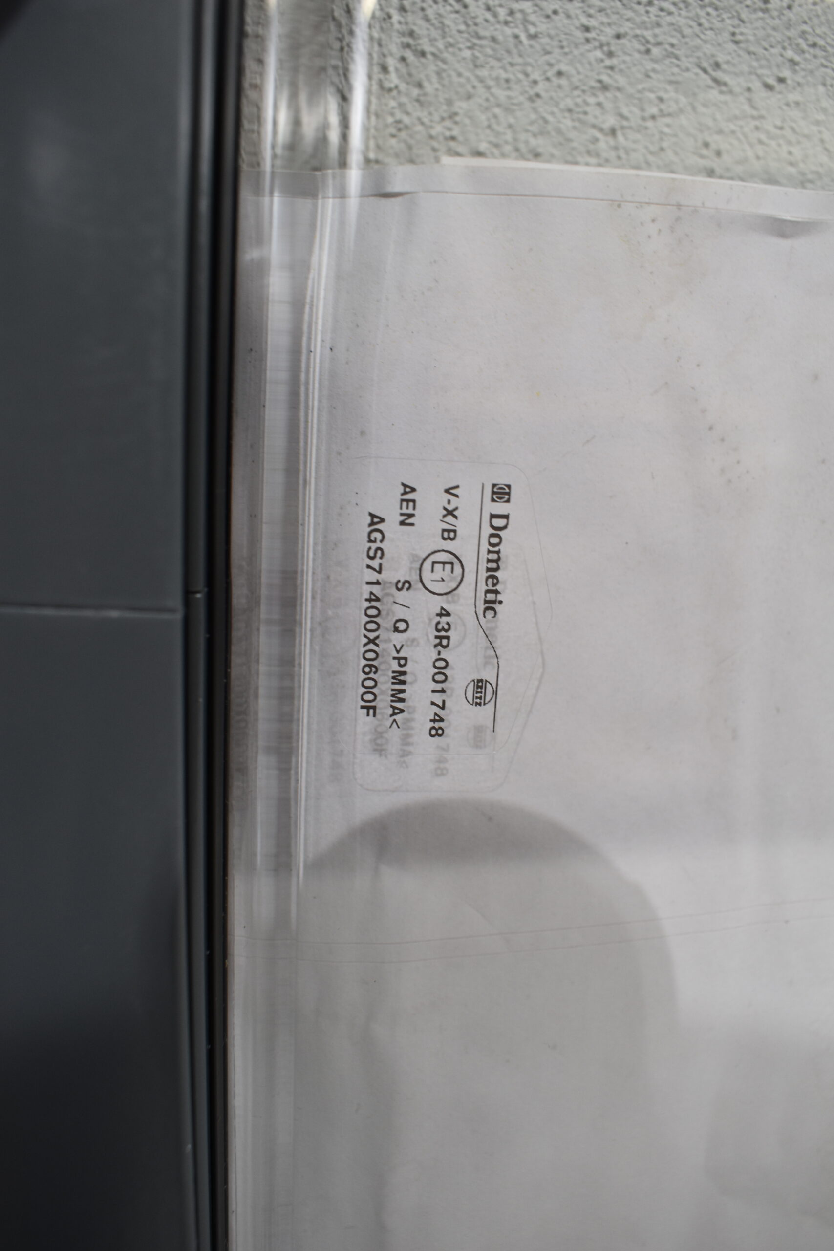 Dometic Schiebefenster S7 1400x600mm grau