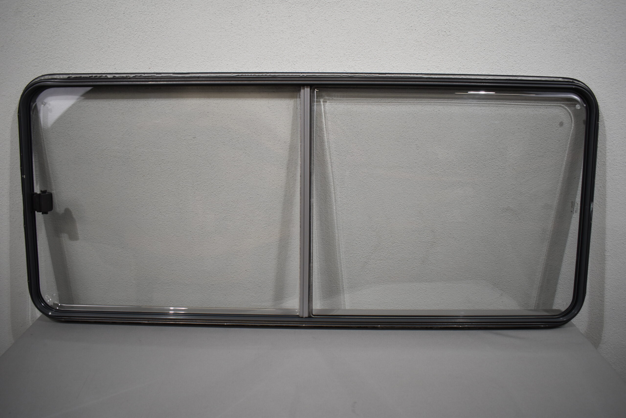 Dometic Schiebefenster S7 1400x600mm grau