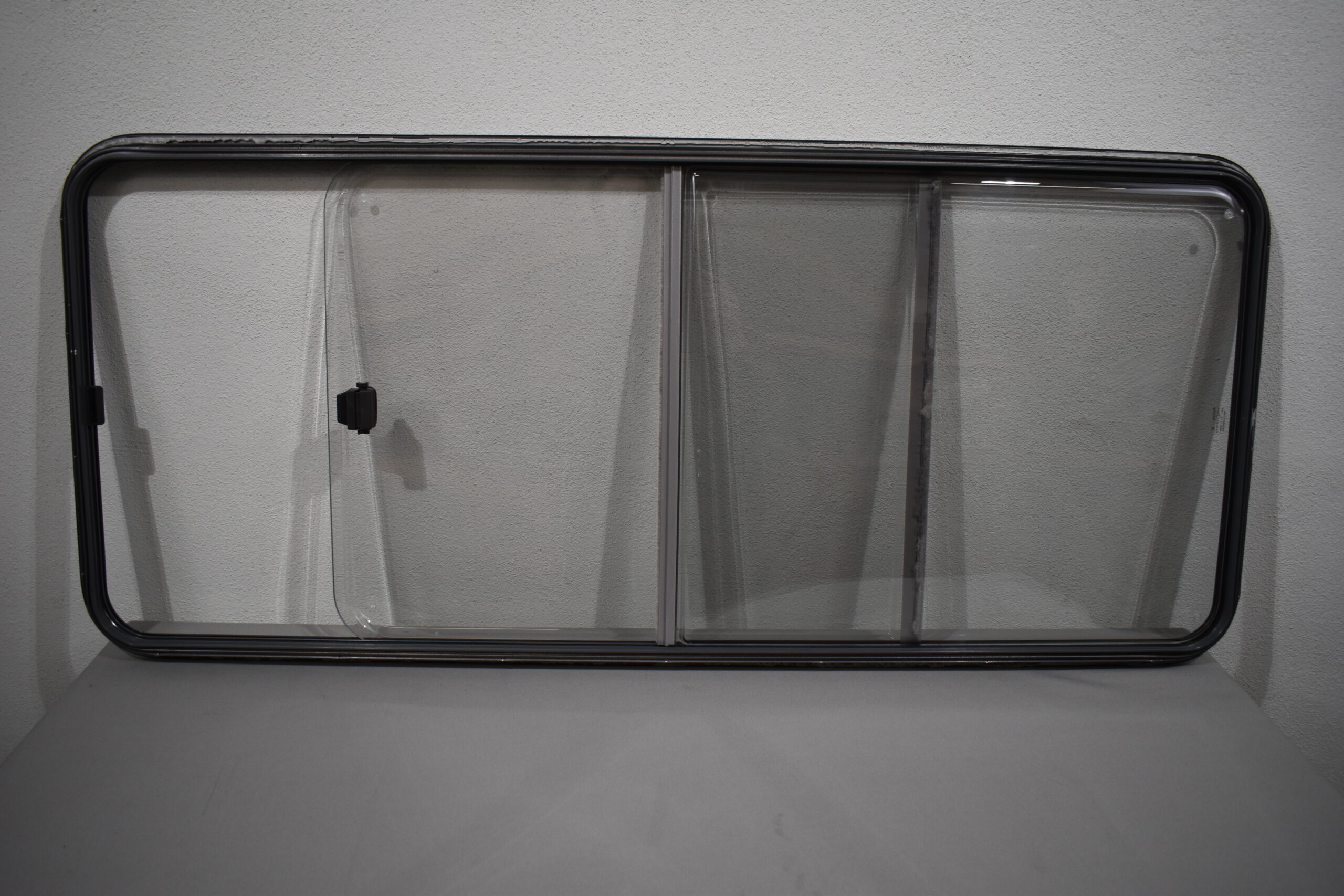 Dometic Schiebefenster S7 1400x600mm grau