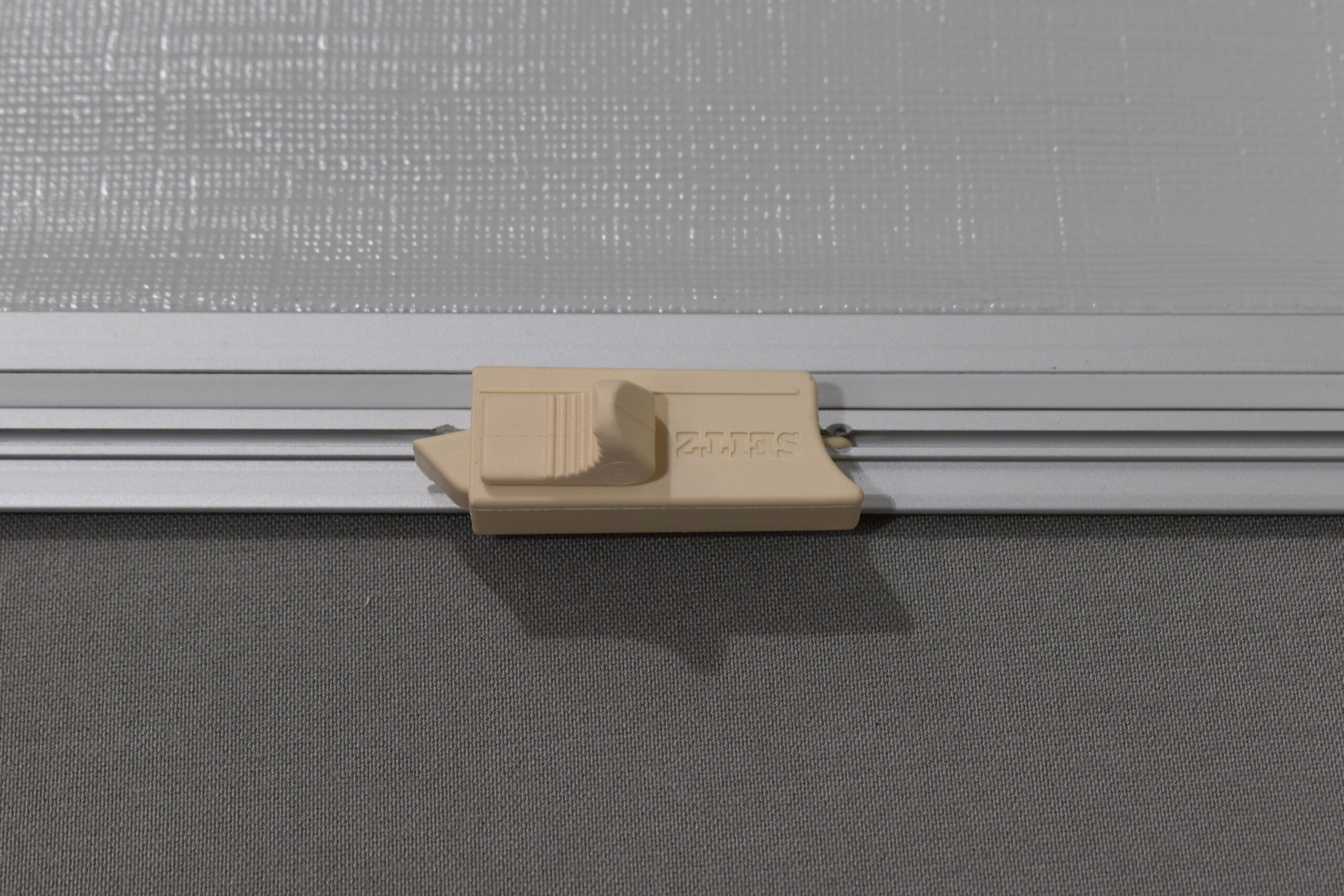 Verdunklungs-Rollo 645x805mm grau