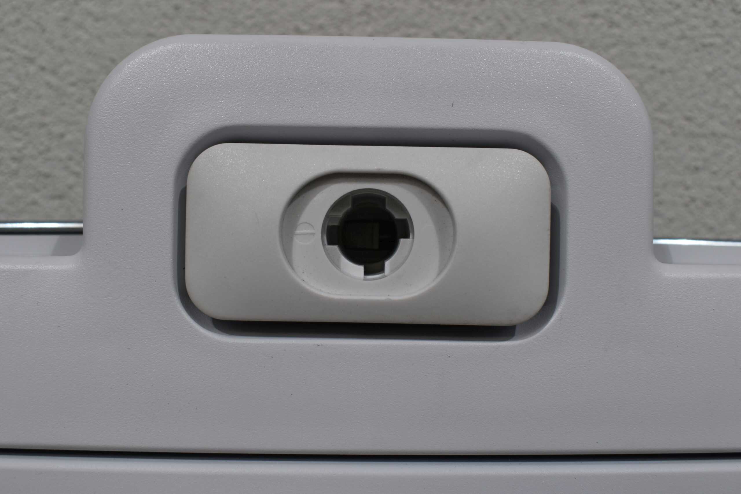 Serviceklappe 700x405mm weiß