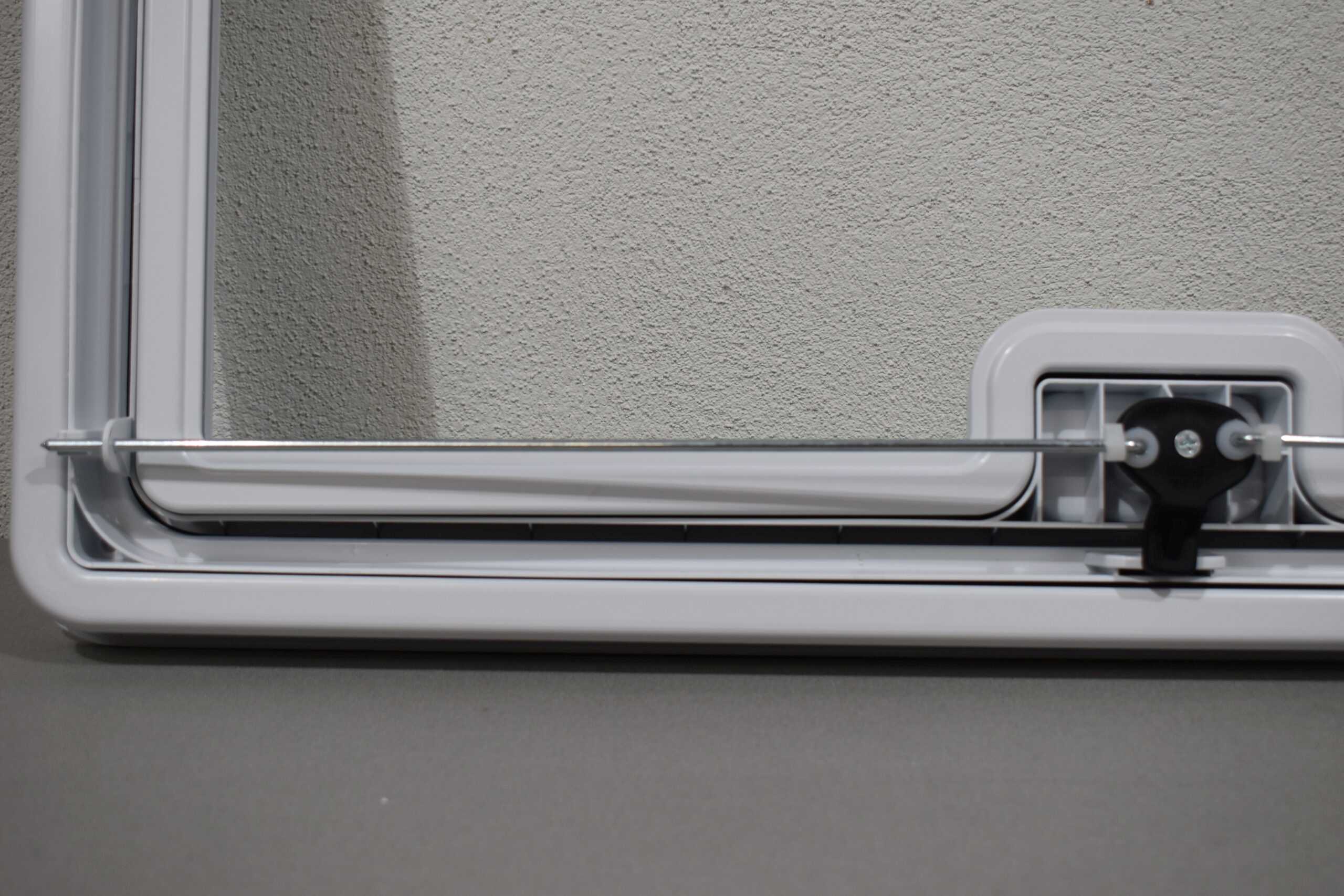 Serviceklappe 700x405mm weiß