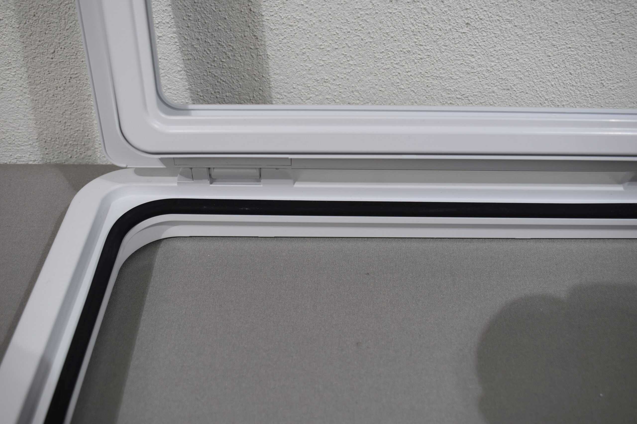 Serviceklappe 700x405mm weiß