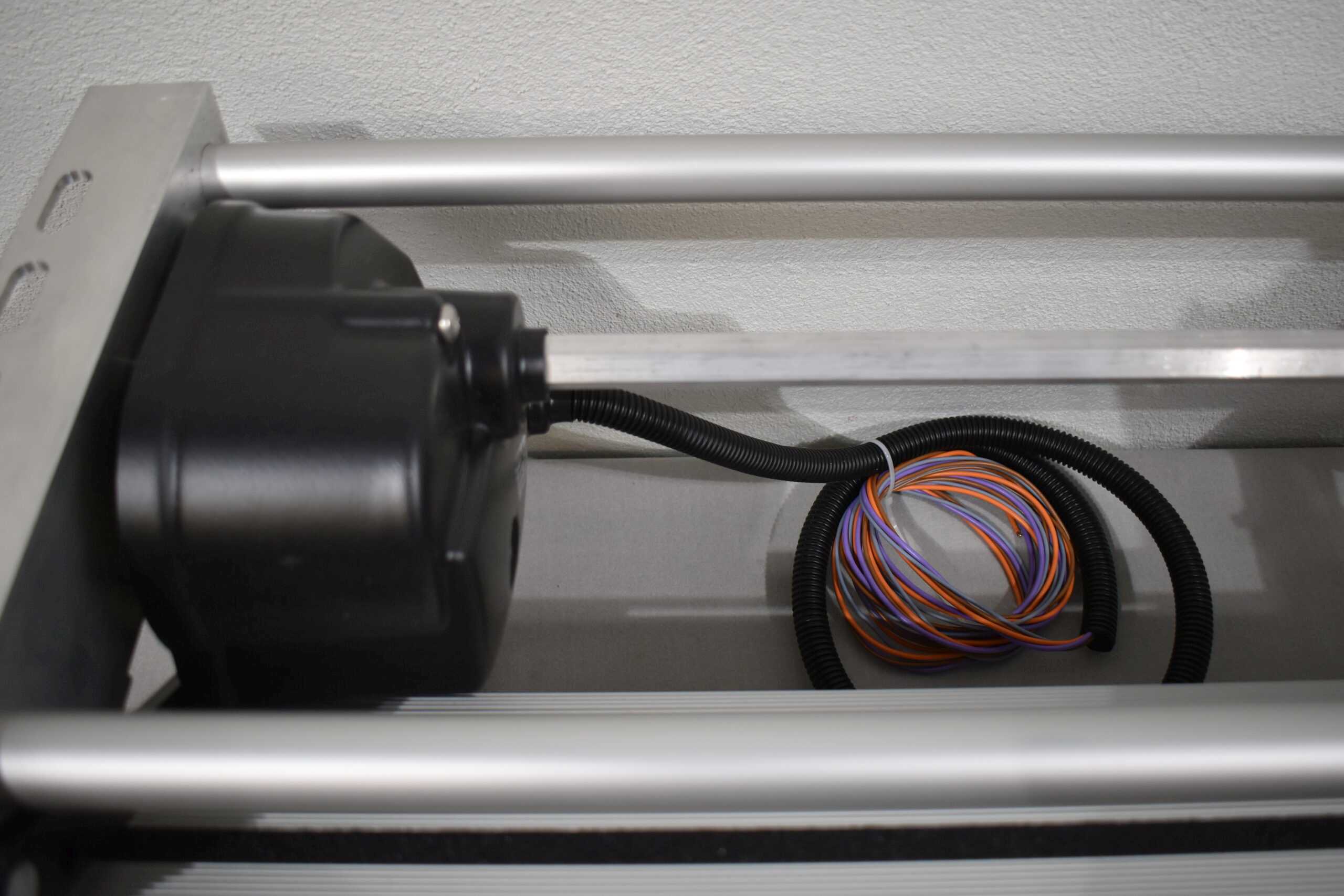 Thule Elektrisch ausfahrende Trittstufe DBL Step 12Volt650 Flair MJ15